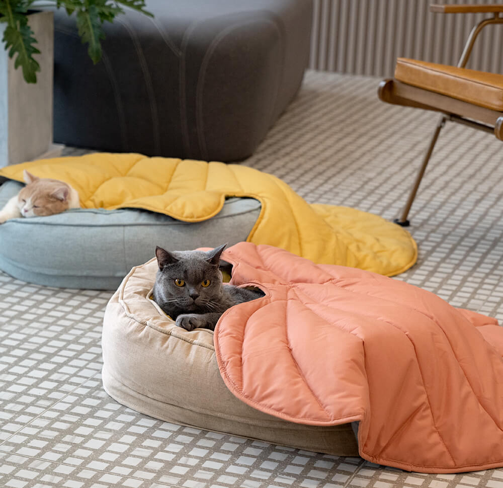 Botanical Leaf-Shaped Pet Throw Blanket - Soft Cotton-Polyester Cover for Dogs & Cats - Machine Washable Couch Protector & Floor Mat for | Thomler