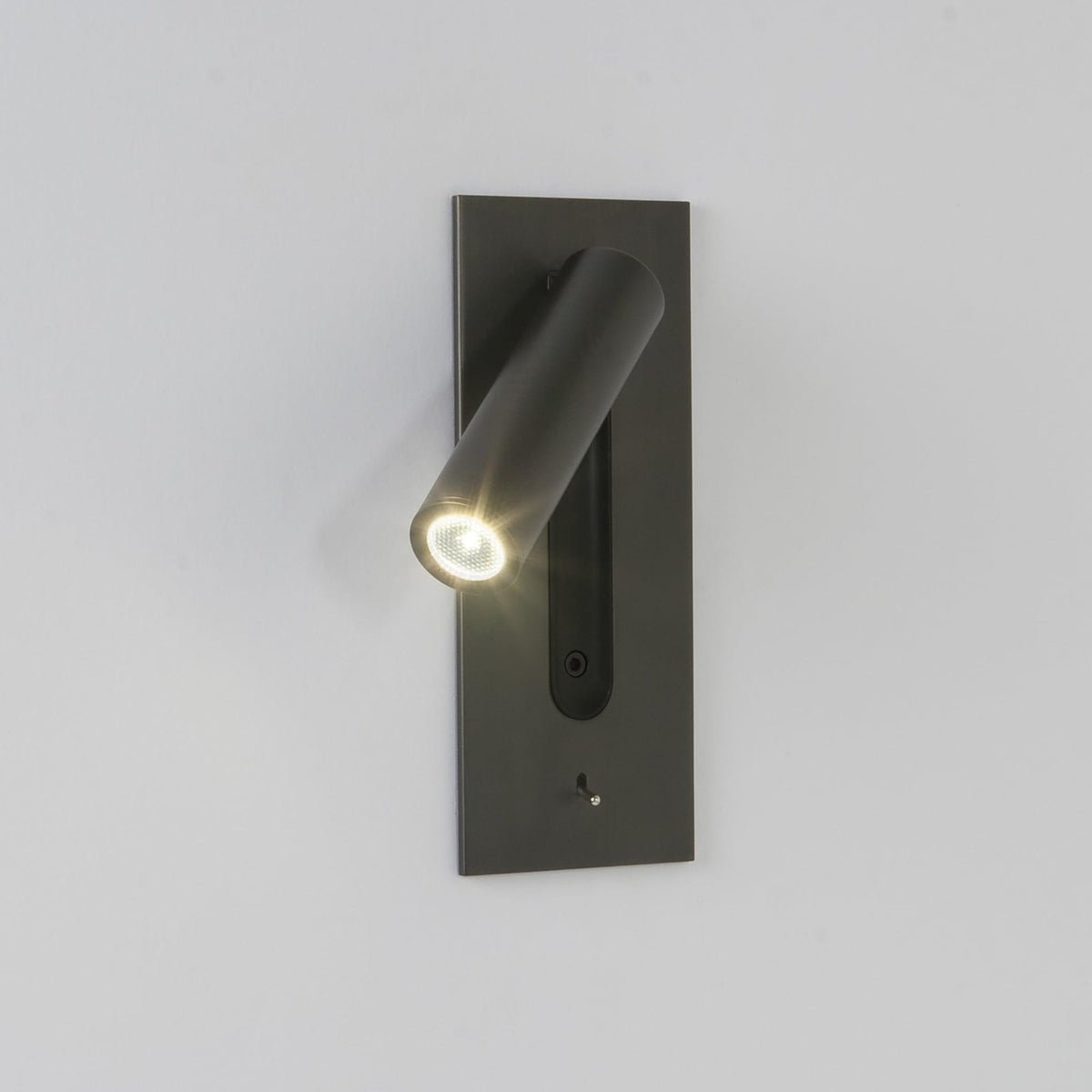 Industrial Wall Sconce with Integrated LED & Toggle Switch – Aluminum Metal Light Fixture for Living Room, Hallway, Bedroom & Home Office | Thomler