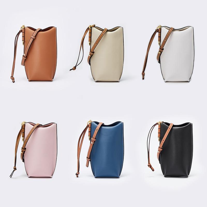 Compact Leather Crossbody Phone Pouch for Women – Hands-Free Everyday Carry with Card Slots & Adjustable Strap | Thomler
