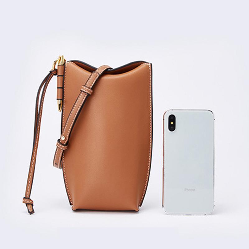 Compact Leather Crossbody Phone Pouch for Women – Hands-Free Everyday Carry with Card Slots & Adjustable Strap | Thomler
