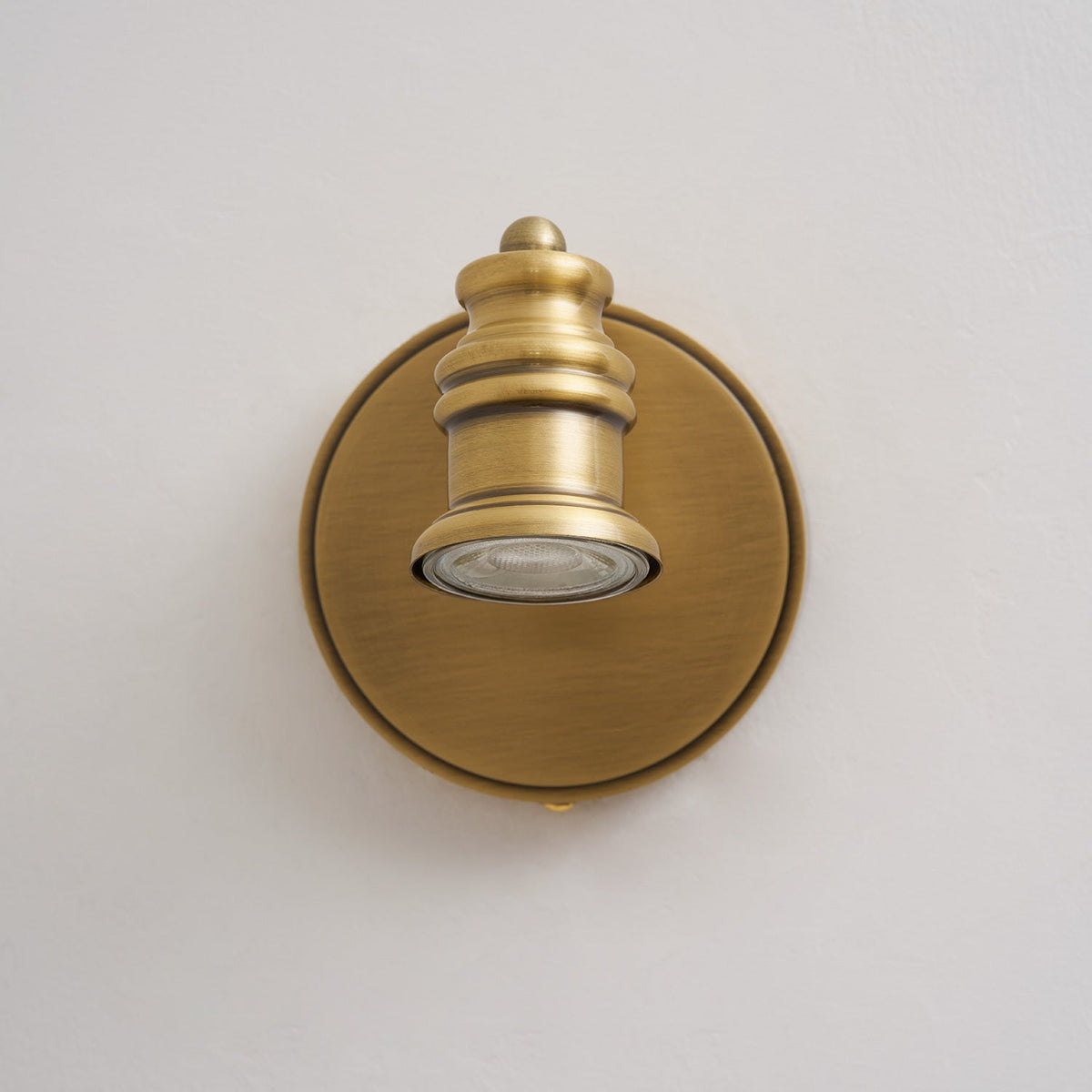 Adjustable Brass Track Wall Light – Multi-Spot Indoor Sconce for Picture Gallery, Kitchen Counter & Bath | Thomler