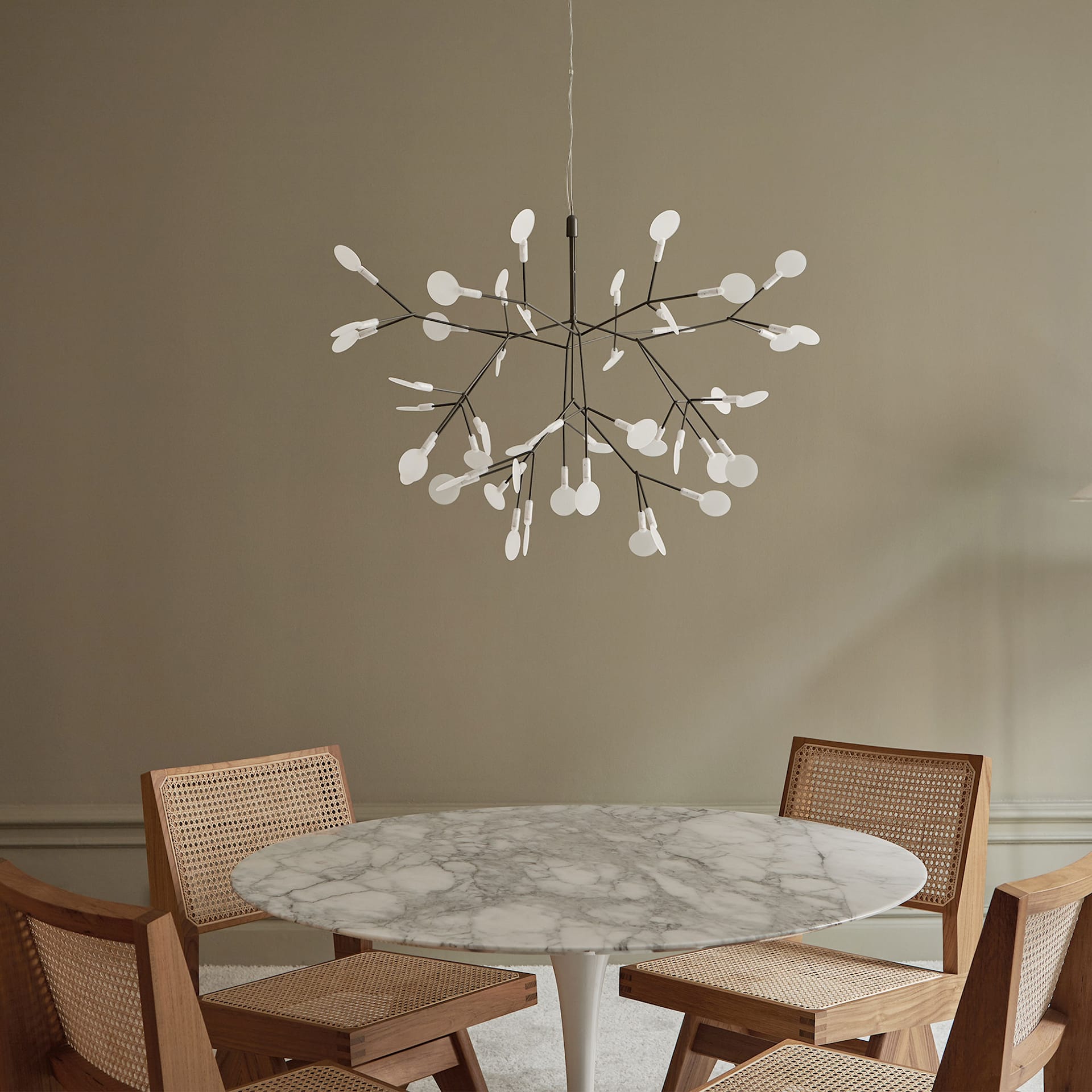 Chandelier Metal Acrylic LED 150.0 cm White Dining Room Sculptural Branch Ceiling Light Fixture | Thomler