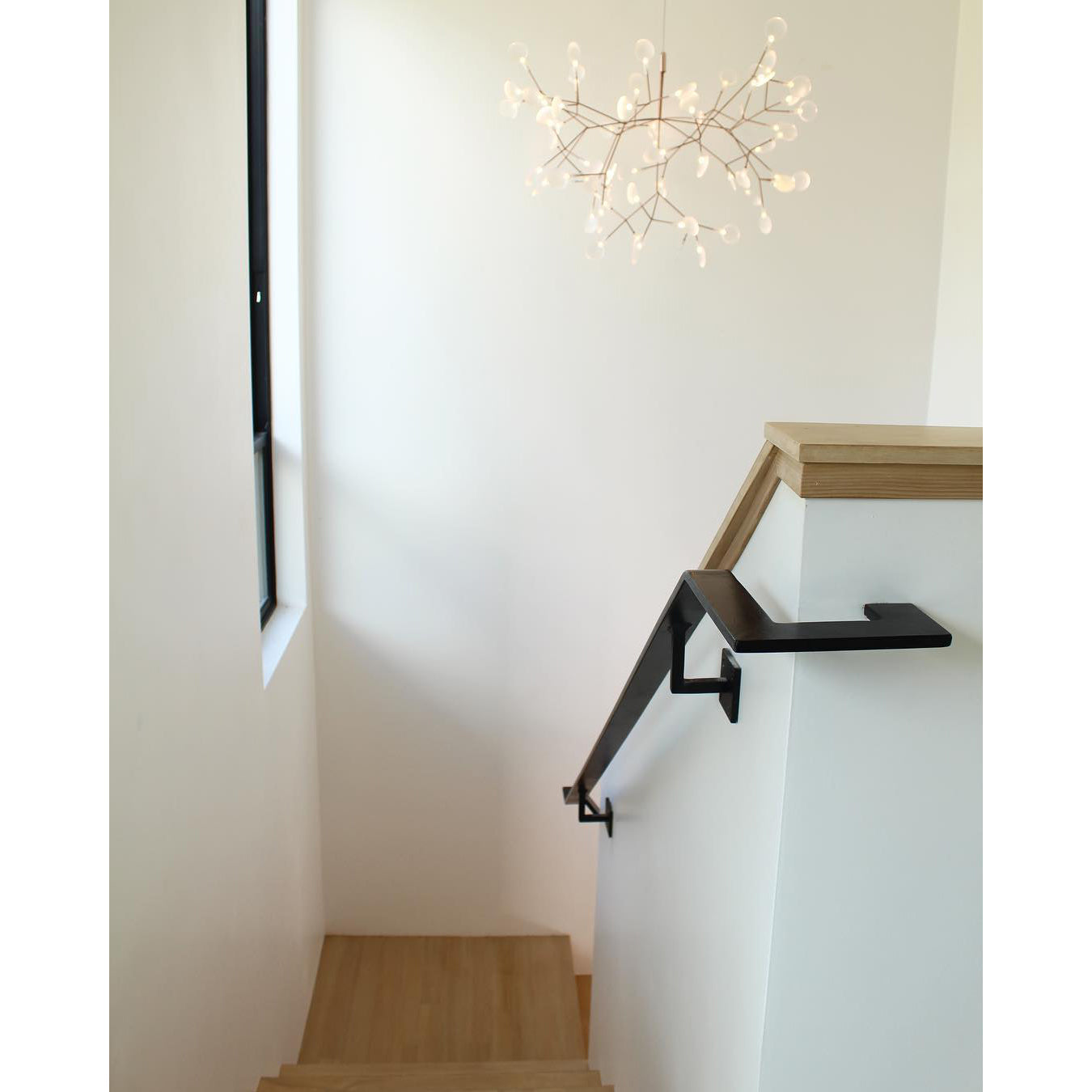 Chandelier Metal Acrylic LED 150.0 cm White Dining Room Sculptural Branch Ceiling Light Fixture | Thomler