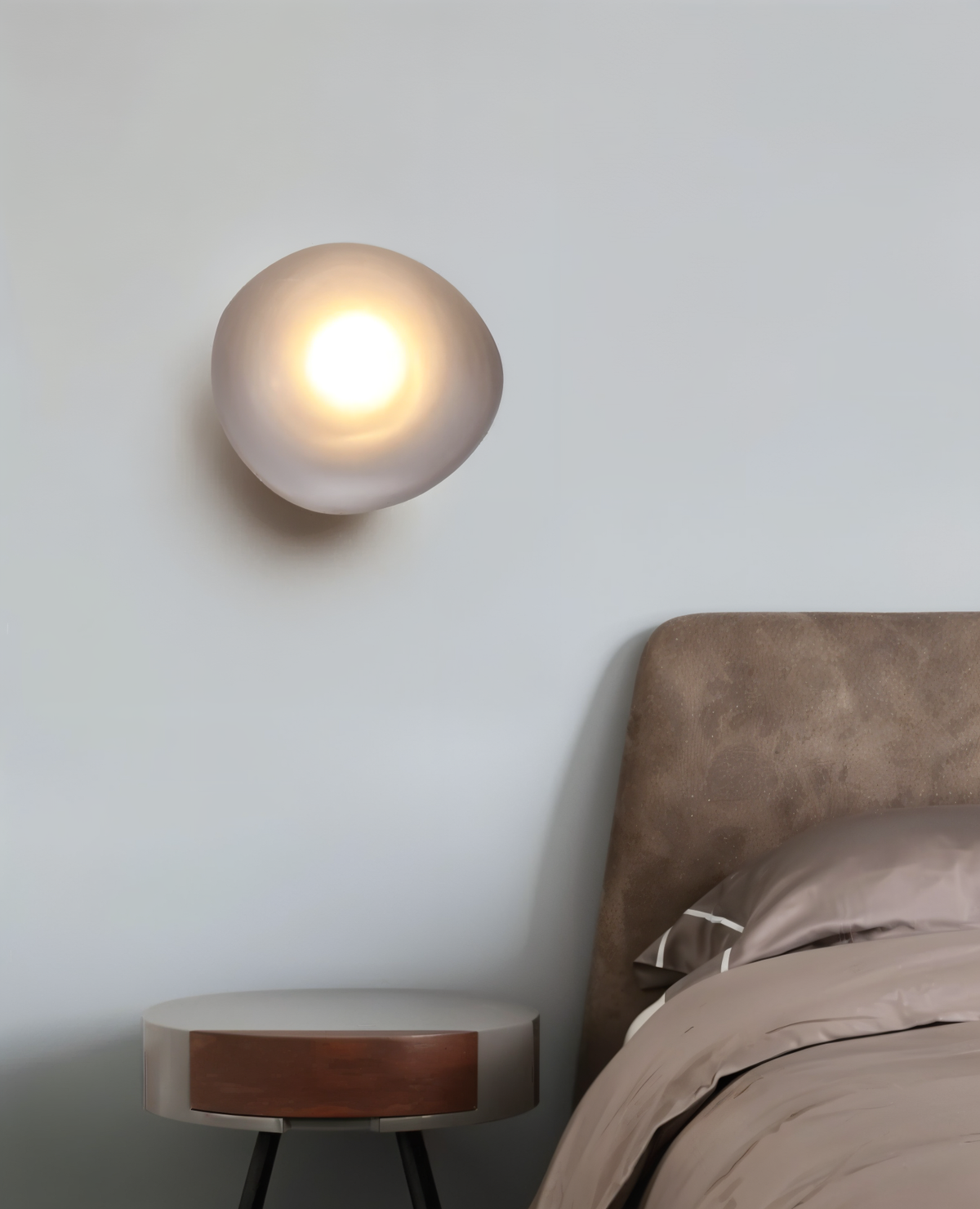 Glass Pebble-Shaped LED Wall Sconce – Warm White Light, Modern Minimalist Design for Living Room, Bedroom, Hallway – Blue, Amber, Smoke | Thomler