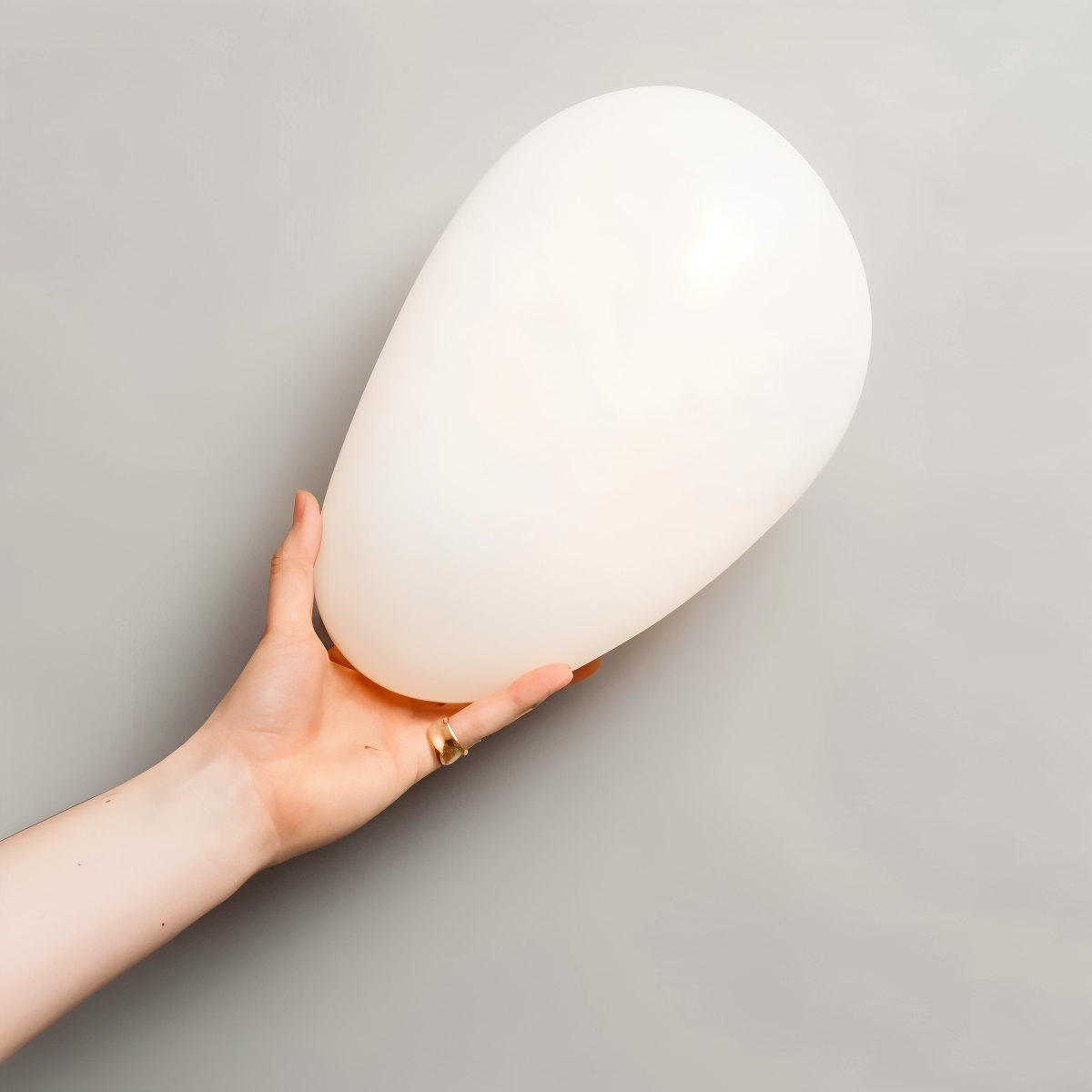 Glass Pebble-Shaped LED Wall Sconce – Warm White Light, Modern Minimalist Design for Living Room, Bedroom, Hallway – Blue, Amber, Smoke | Thomler