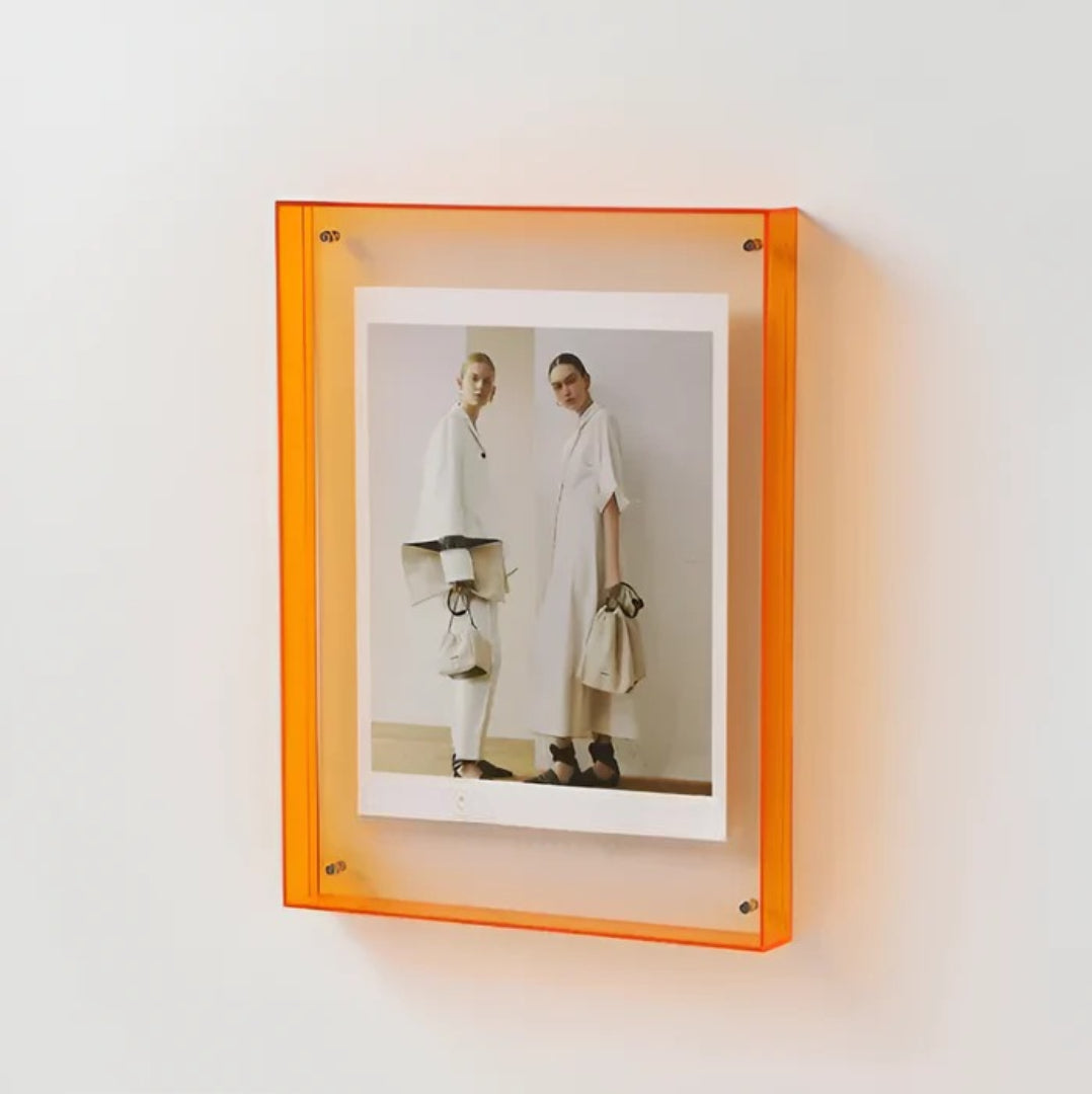Clear Acrylic Picture Frame – Modern Floating Display for Desk & Wall | Thomler