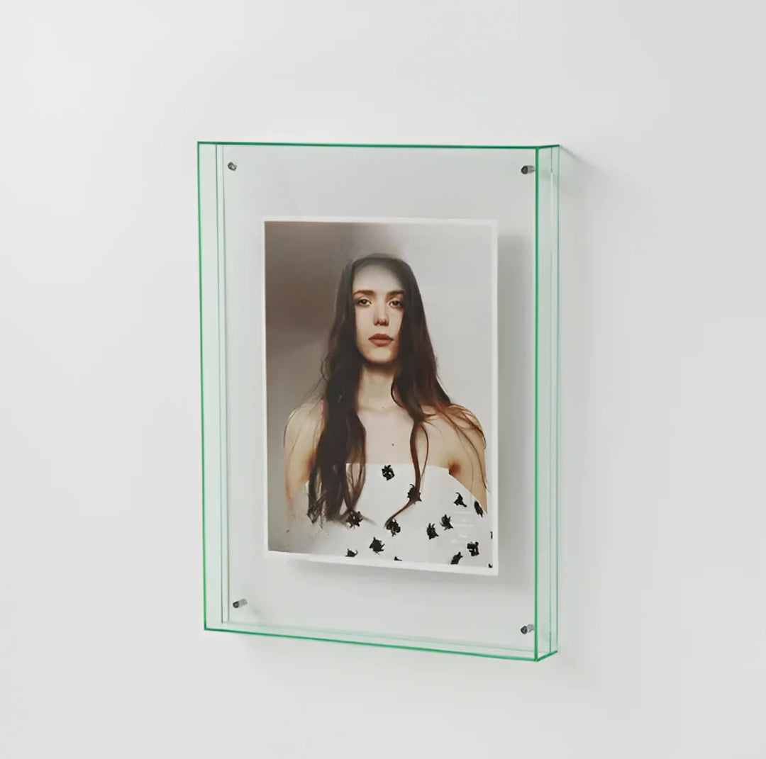 Clear Acrylic Picture Frame – Modern Floating Display for Desk & Wall | Thomler