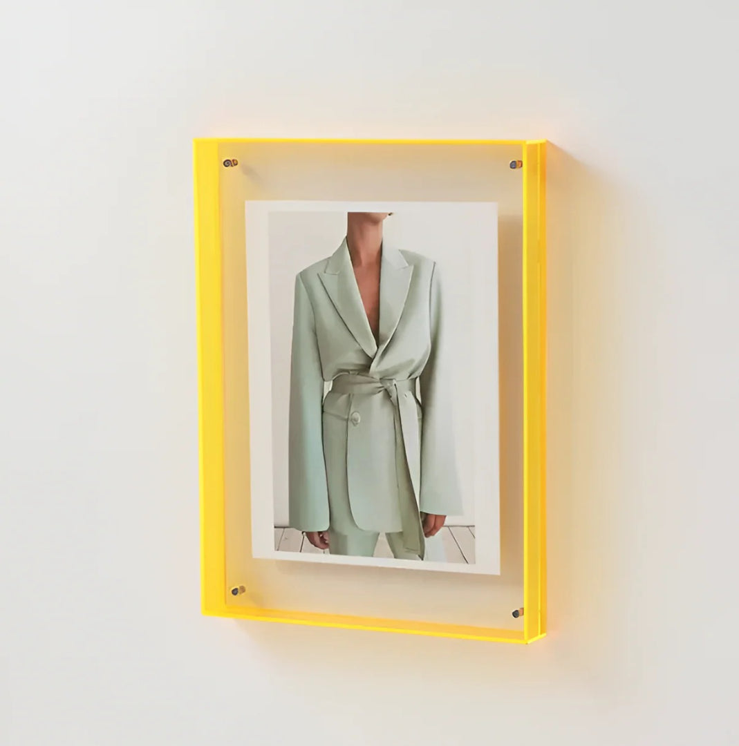 Clear Acrylic Picture Frame – Modern Floating Display for Desk & Wall | Thomler