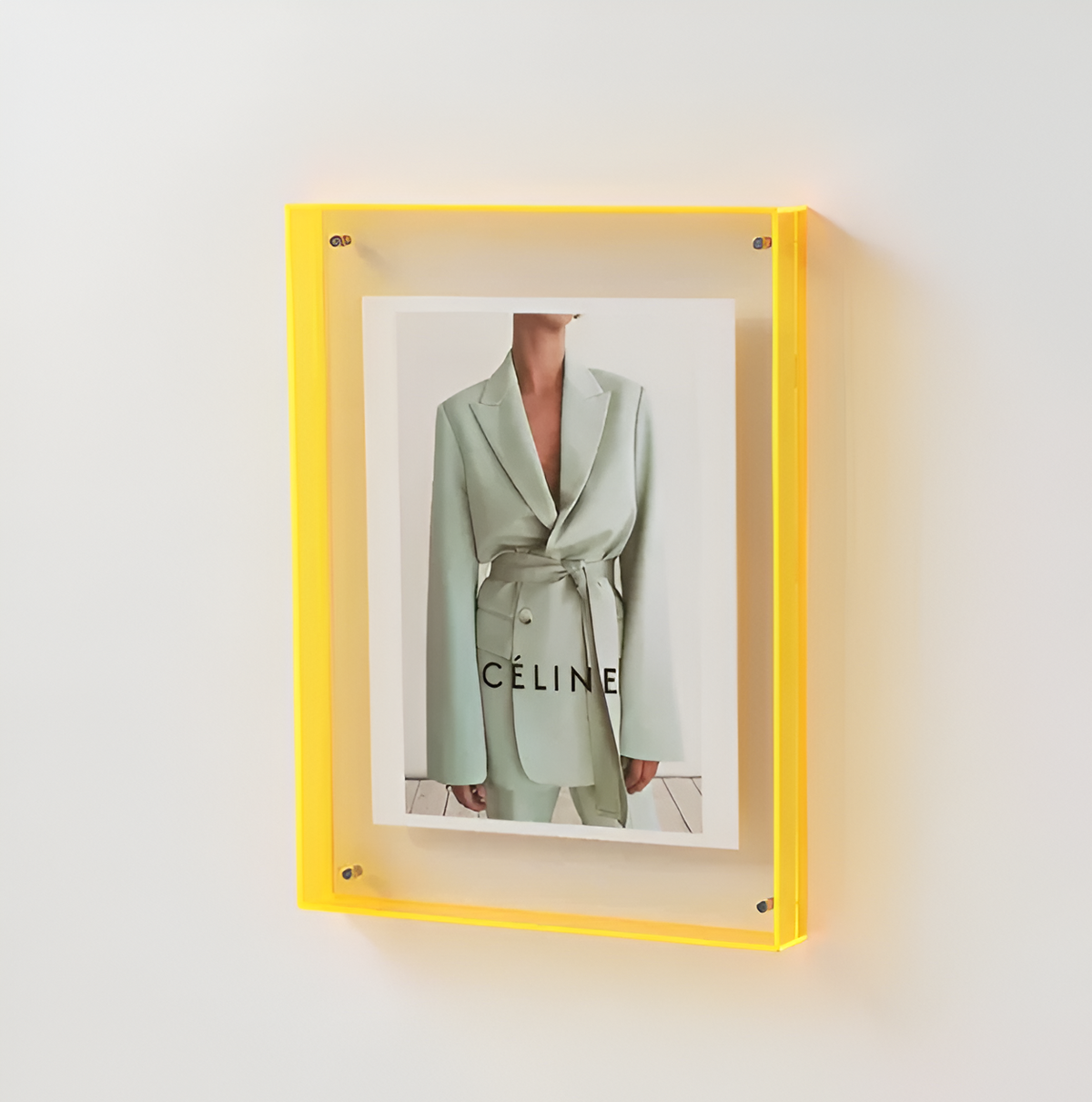 Clear Acrylic Photo Frame Stand – Frameless Floating Picture Holder for Desk & Wall Display – Modern Minimalist Design for Prints | Thomler