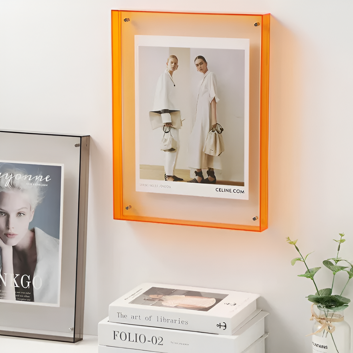 Clear Acrylic Photo Frame Stand – Frameless Floating Picture Holder for Desk & Wall Display – Modern Minimalist Design for Prints | Thomler