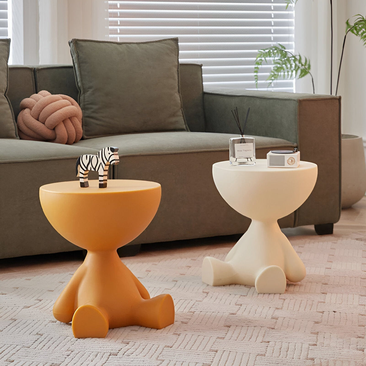 Modern Round Side Table with Solid Base – Compact Accent Table for Living Room & Bedroom | Thomler