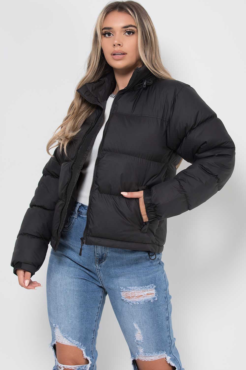 Women's Long Insulated Coat with Hood and Front Zipper – Hip-Length Padded Outerwear for Cold Weather | Thomler