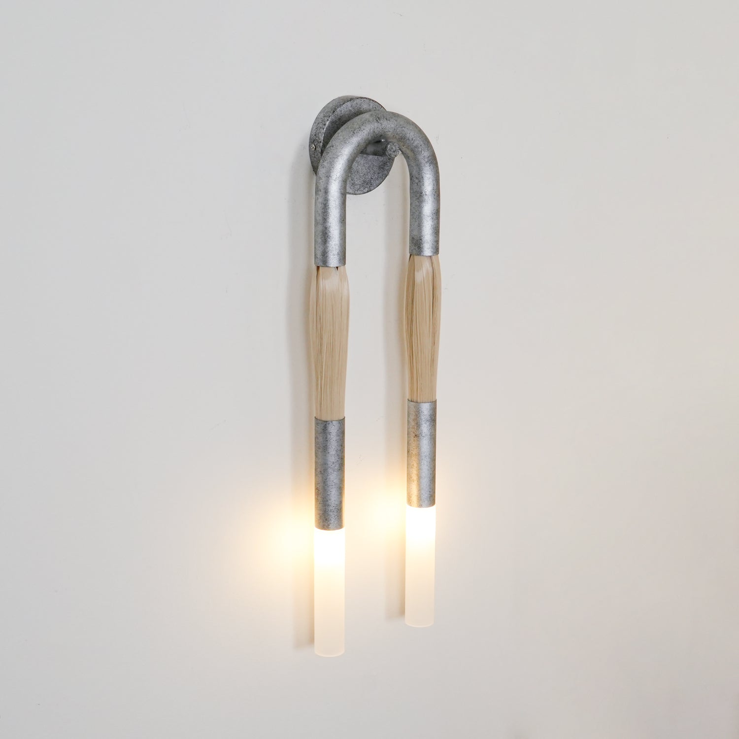 Iron Wall Lamp 26.4 in (67.0 cm) Horsehair Style Indoor Bedroom Living Room Decorative Lighting | Thomler