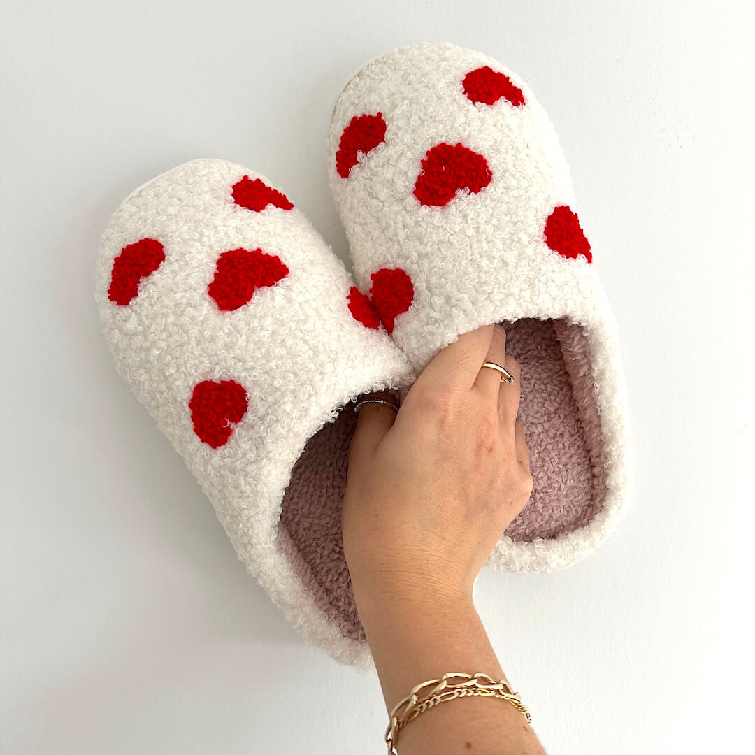 Plush Heart Slippers – Ultra Soft Indoor Shoes with Non-Slip Sole for Women | Thomler