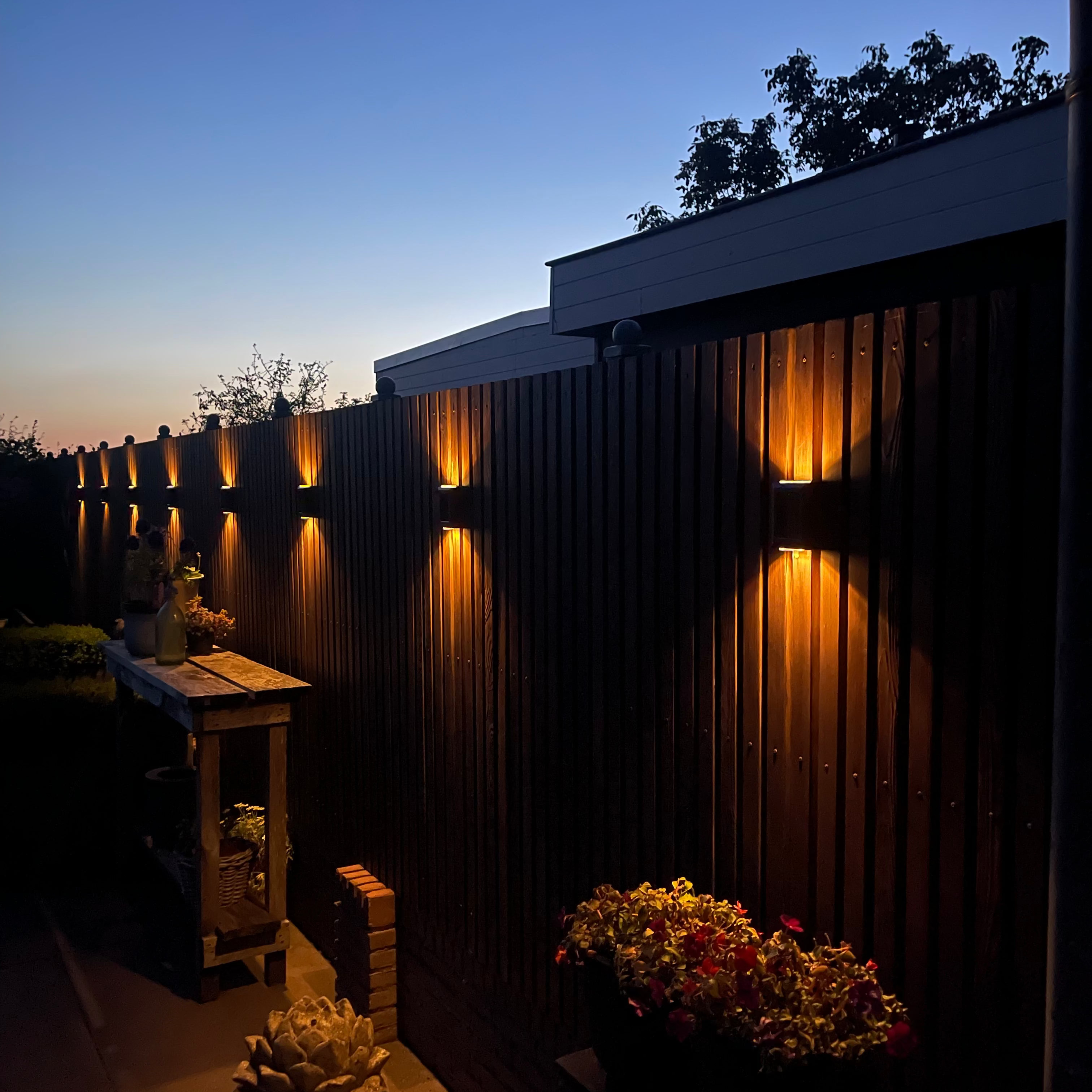 Cordless Solar-Powered LED Garden Light with Dusk Sensor – Weatherproof Outdoor Wall Fixture for Patio, Fence, Pathway & Yard | Thomler
