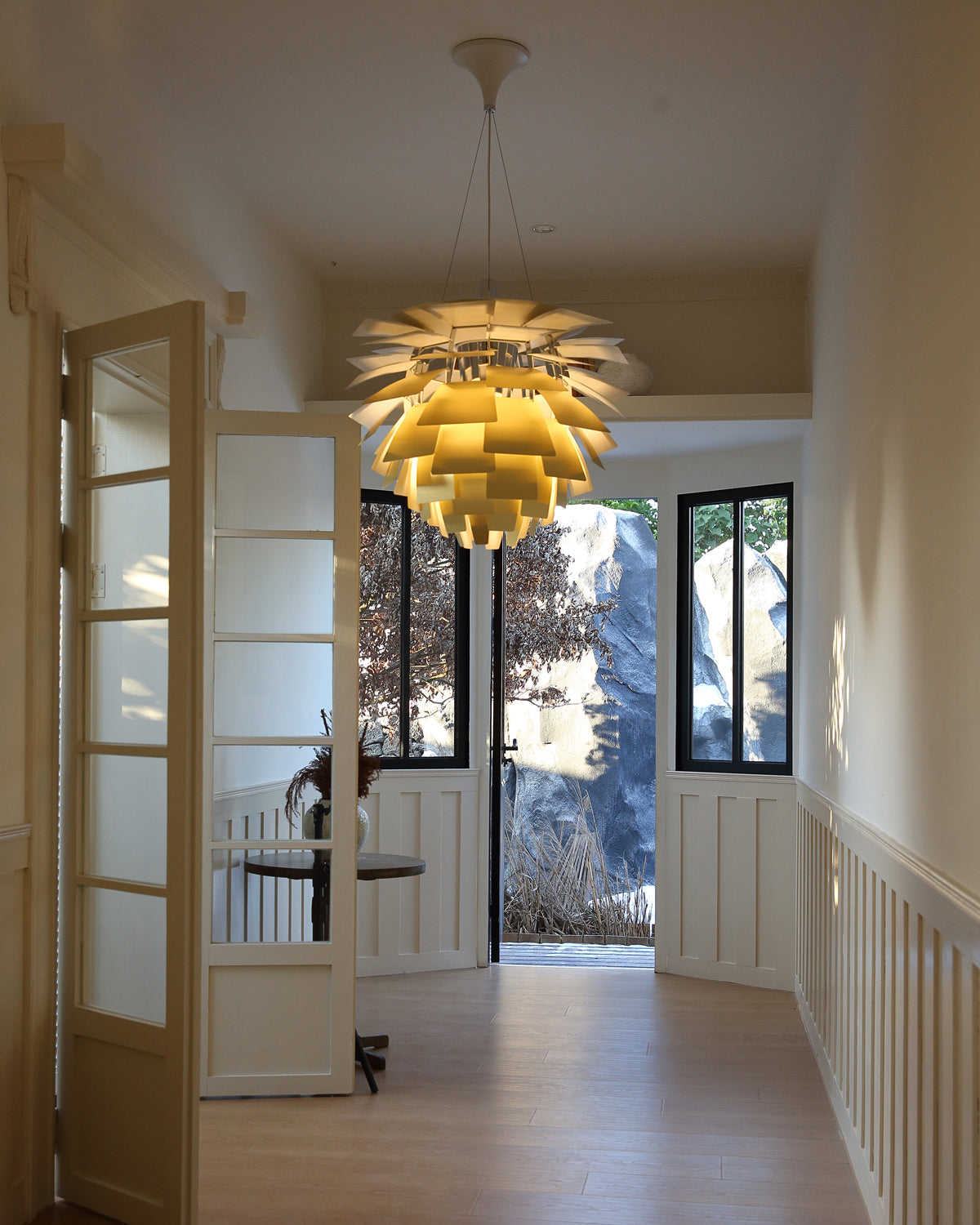 Pendant Light Metal 48.0 cm 18.9" Warm White Dining Room Adjustable Hanging Ceiling Lamp Pinecone Style E27 | Thomler