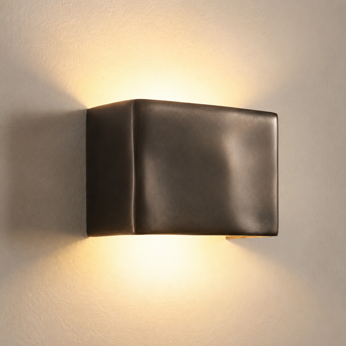 Curved Aluminum LED Sconce – Bidirectional Wall Mount for Indoor & Outdoor Accent Lighting | Thomler