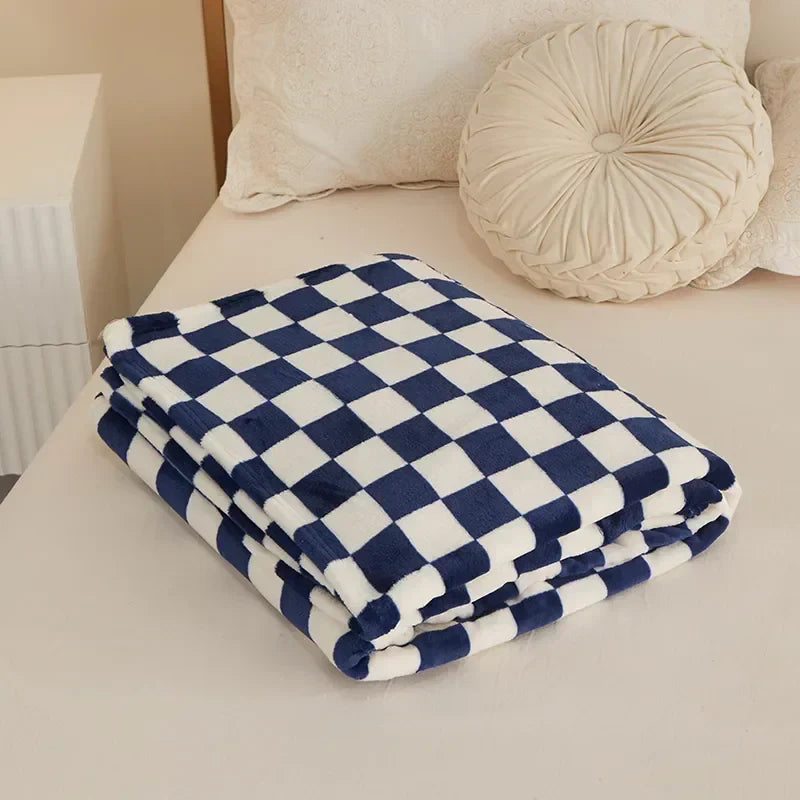 Checkered Throw Blanket – Soft Polyester Sofa Cover in Classic Plaid Pattern for Couch, Bed, or Armchair | Thomler