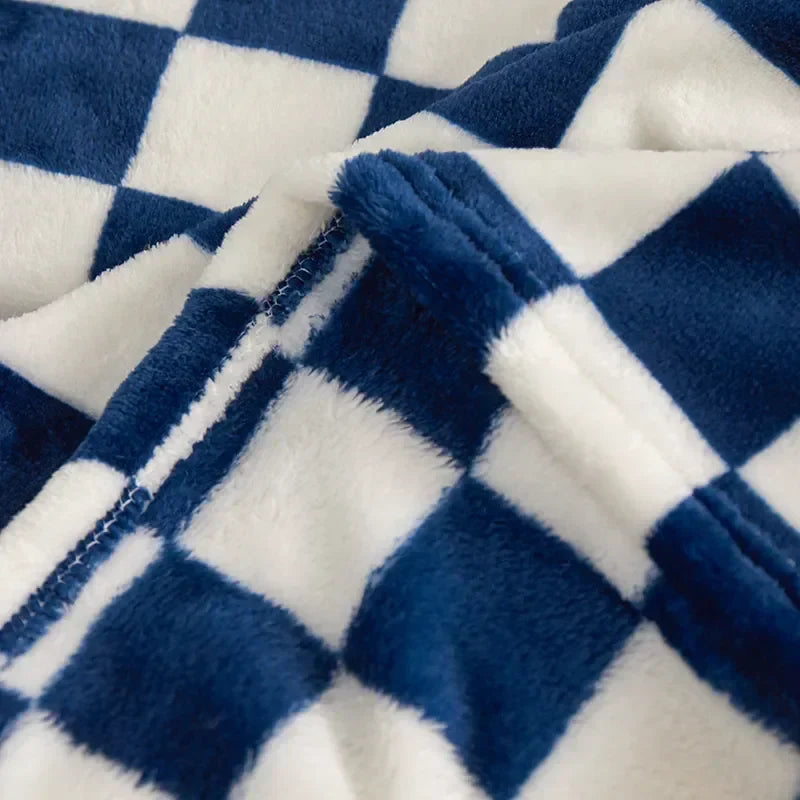 Checkered Throw Blanket – Soft Polyester Sofa Cover in Classic Plaid Pattern for Couch, Bed, or Armchair | Thomler