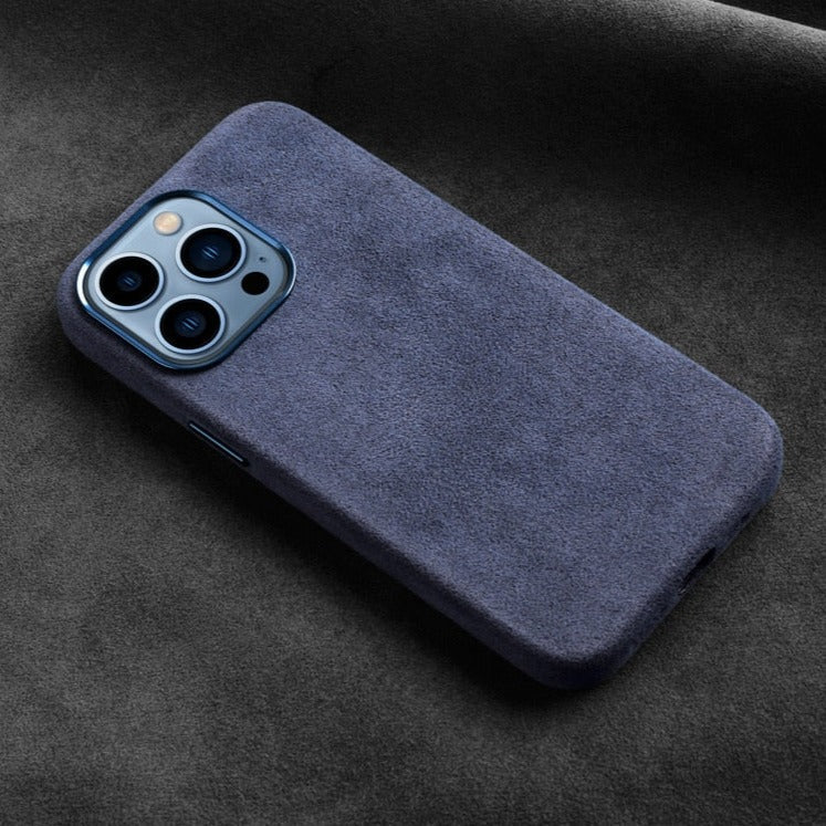 Premium Suede-Feel iPhone Case with Shock Absorption for 13-17 Series – Soft-Touch Protective Cover | Thomler