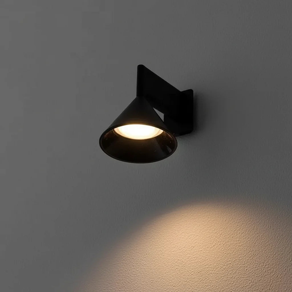 Streamlined LED Wall Fixture – Contemporary Metal Accent Lighting for Hallways, Bedrooms & Entryways | Thomler