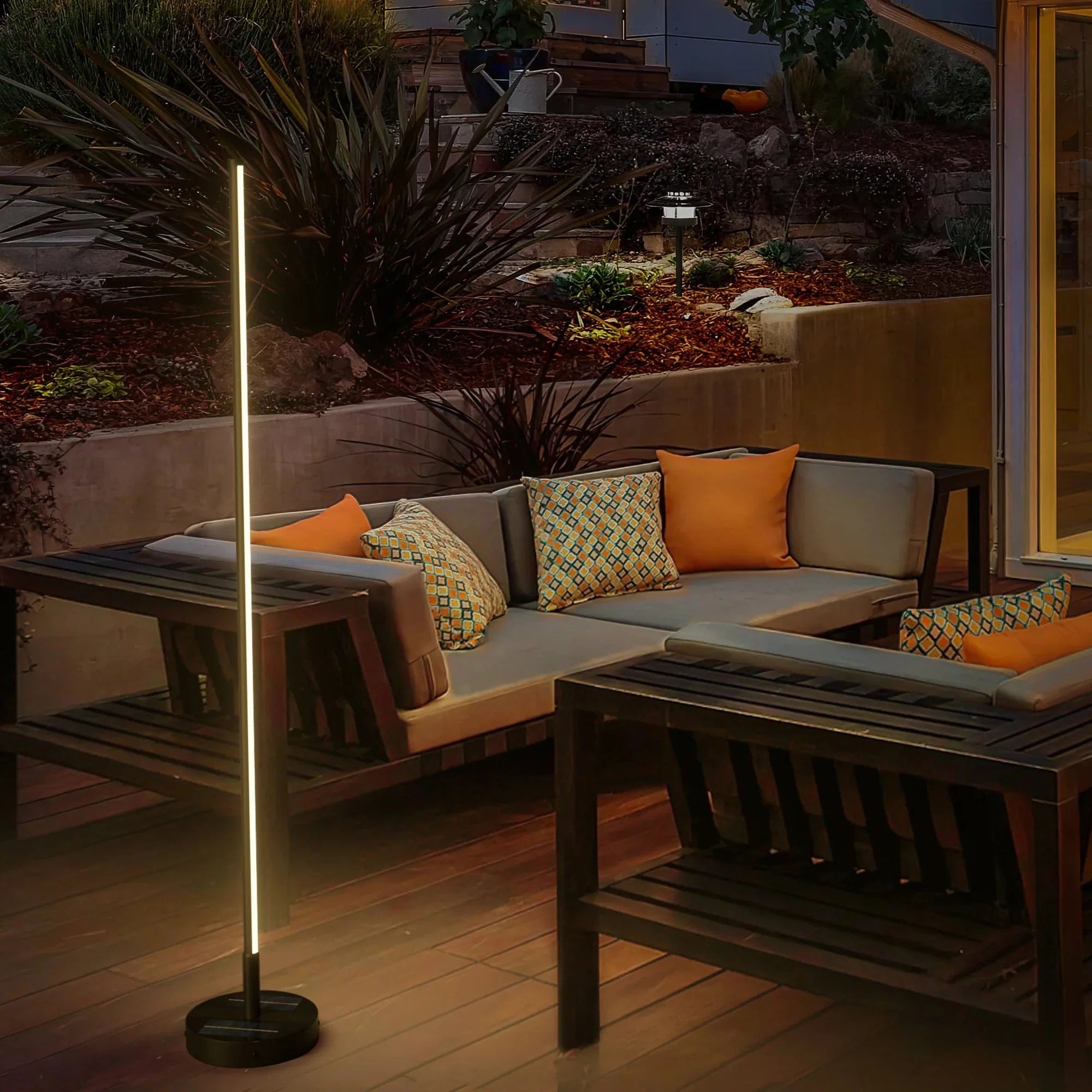 Solar-Powered Patio Floor Lamp with Wireless Charging for Outdoor Spaces | Thomler