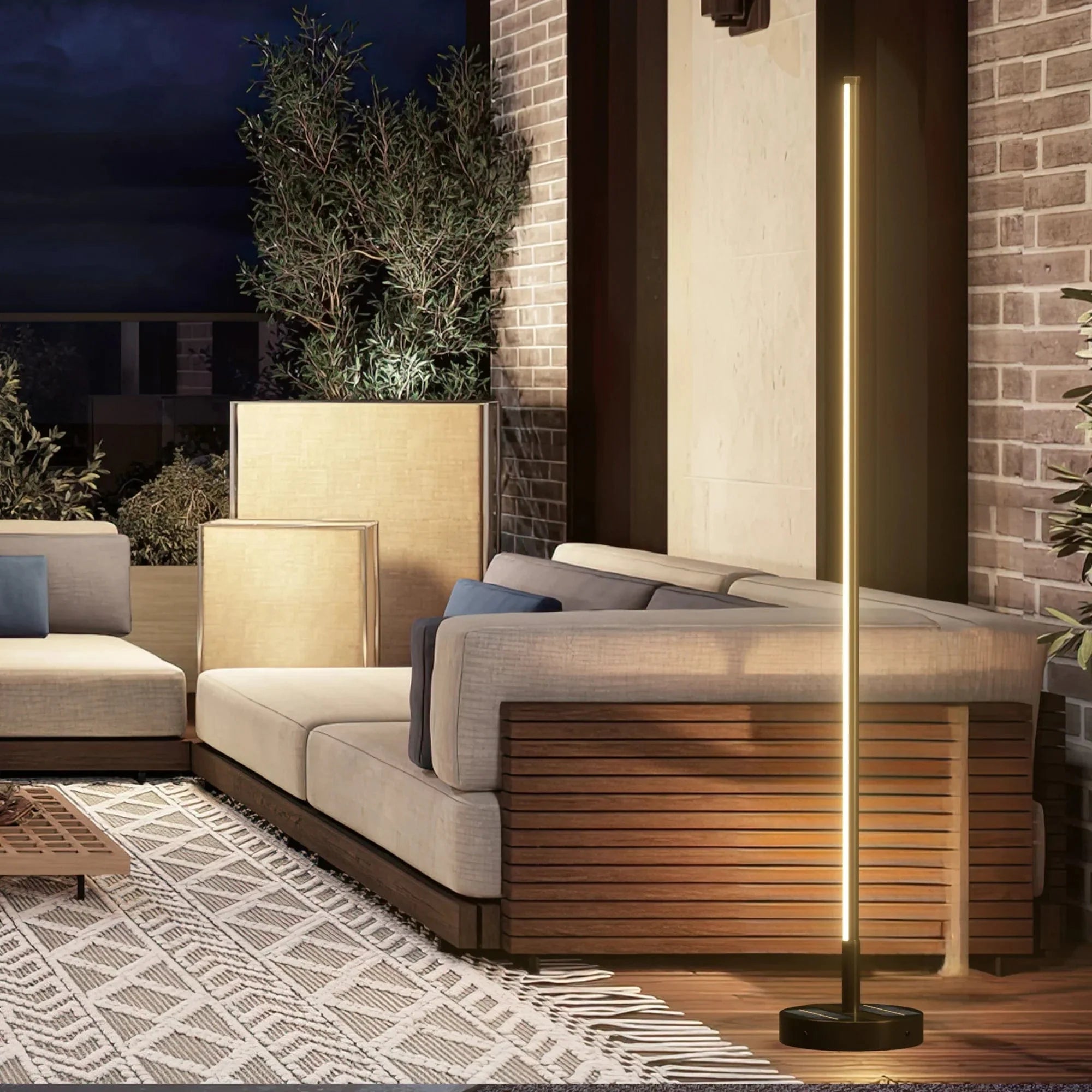Solar-Powered Patio Floor Lamp with Wireless Charging for Outdoor Spaces | Thomler