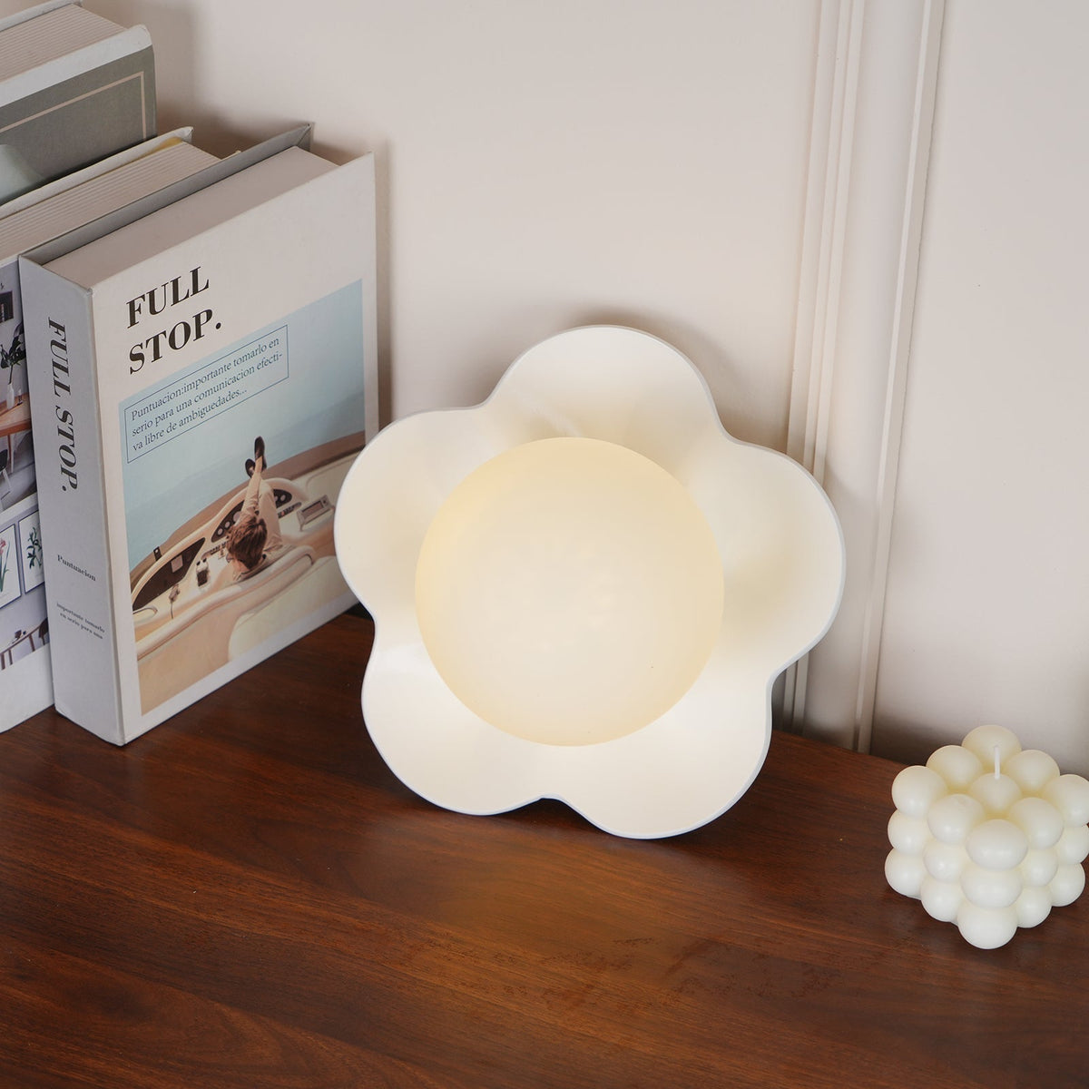 Flower-Shaped Resin Wall Sconce with Frosted Glass Shade – LED G9 Socket, Playful Modern Decor for Bedroom, Nursery & Living Room | Thomler