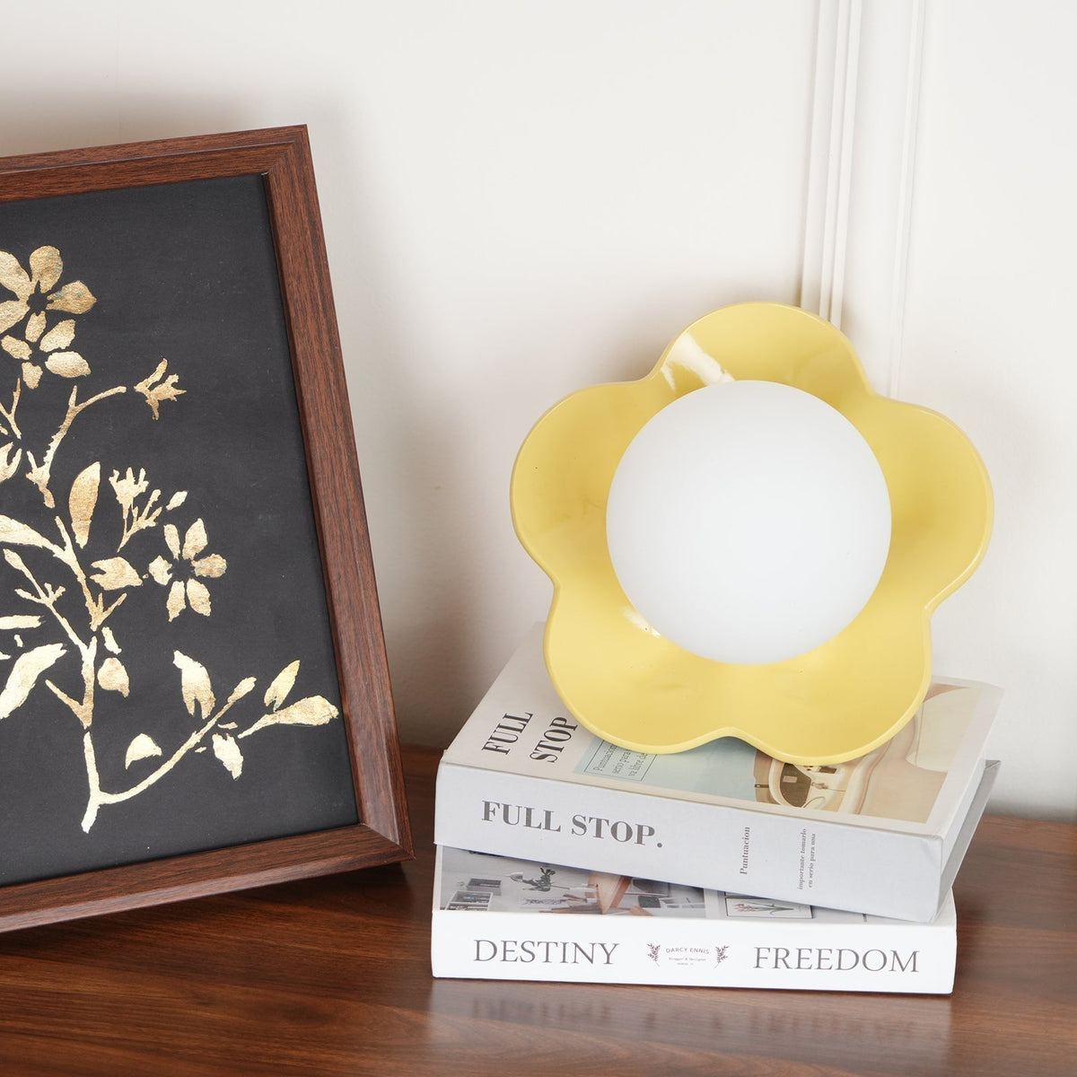 Flower-Shaped Resin Wall Sconce with Frosted Glass Shade – LED G9 Socket, Playful Modern Decor for Bedroom, Nursery & Living Room | Thomler