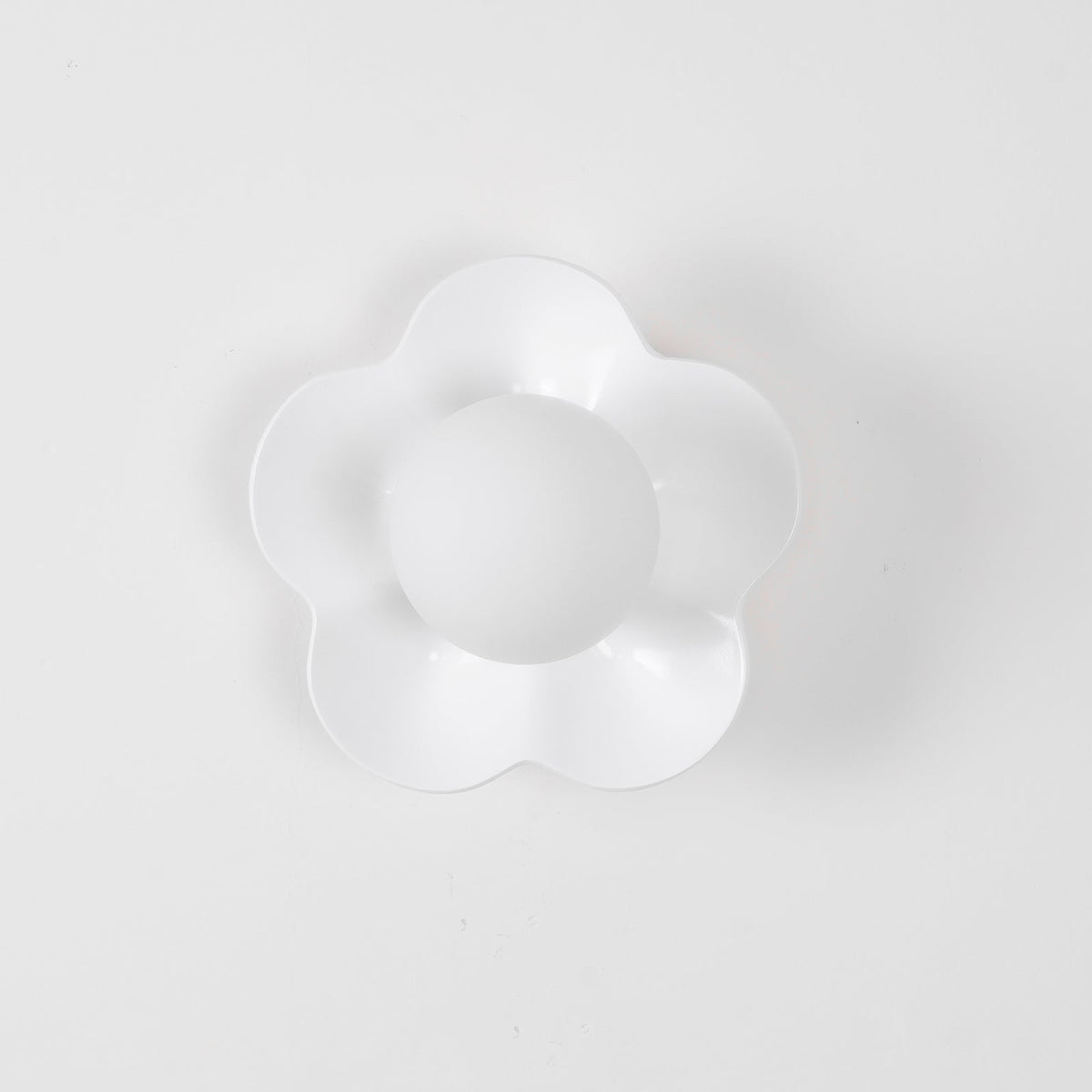 Flower-Shaped Resin Wall Sconce with Frosted Glass Shade – LED G9 Socket, Playful Modern Decor for Bedroom, Nursery & Living Room | Thomler