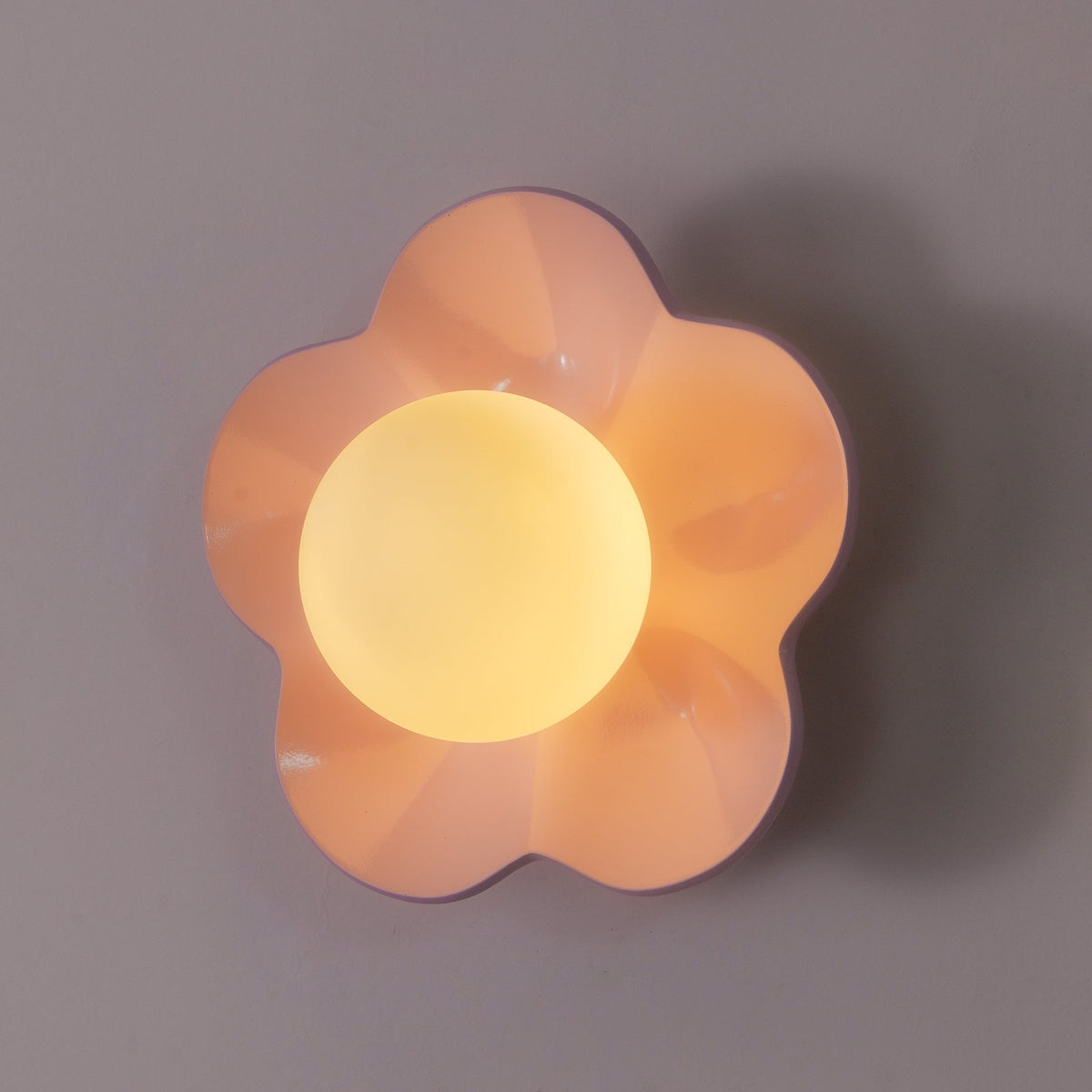 Flower-Shaped Resin Wall Sconce with Frosted Glass Shade – LED G9 Socket, Playful Modern Decor for Bedroom, Nursery & Living Room | Thomler