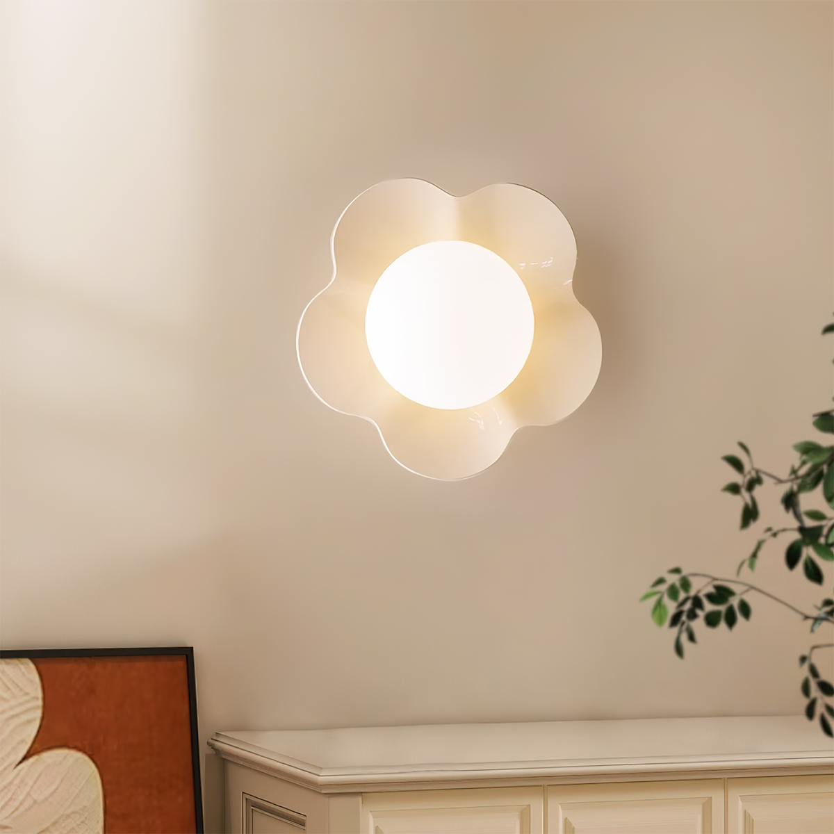 Flower-Shaped Resin Wall Sconce with Frosted Glass Shade – LED G9 Socket, Playful Modern Decor for Bedroom, Nursery & Living Room | Thomler
