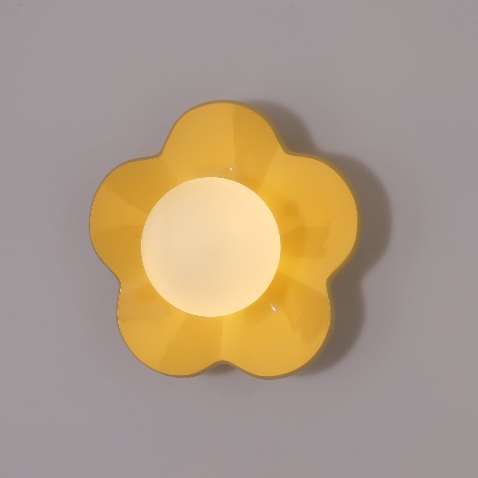 Flower-Shaped Resin Wall Sconce with Frosted Glass Shade – LED G9 Socket, Playful Modern Decor for Bedroom, Nursery & Living Room | Thomler