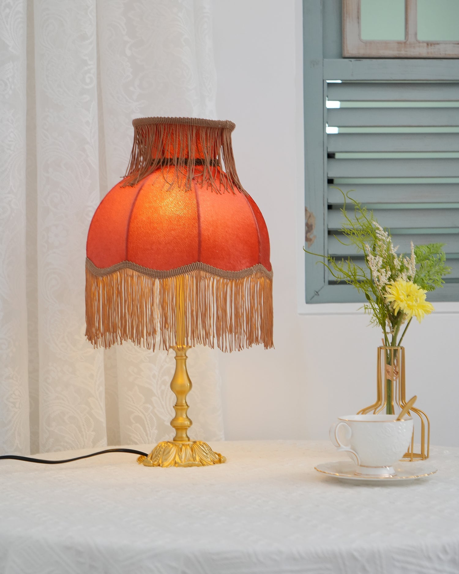 Table Lamp Brass Fabric 9.4 in Red Indoor Accent LED Edison Bulb Use Decorative Nightstand Lighting | Thomler