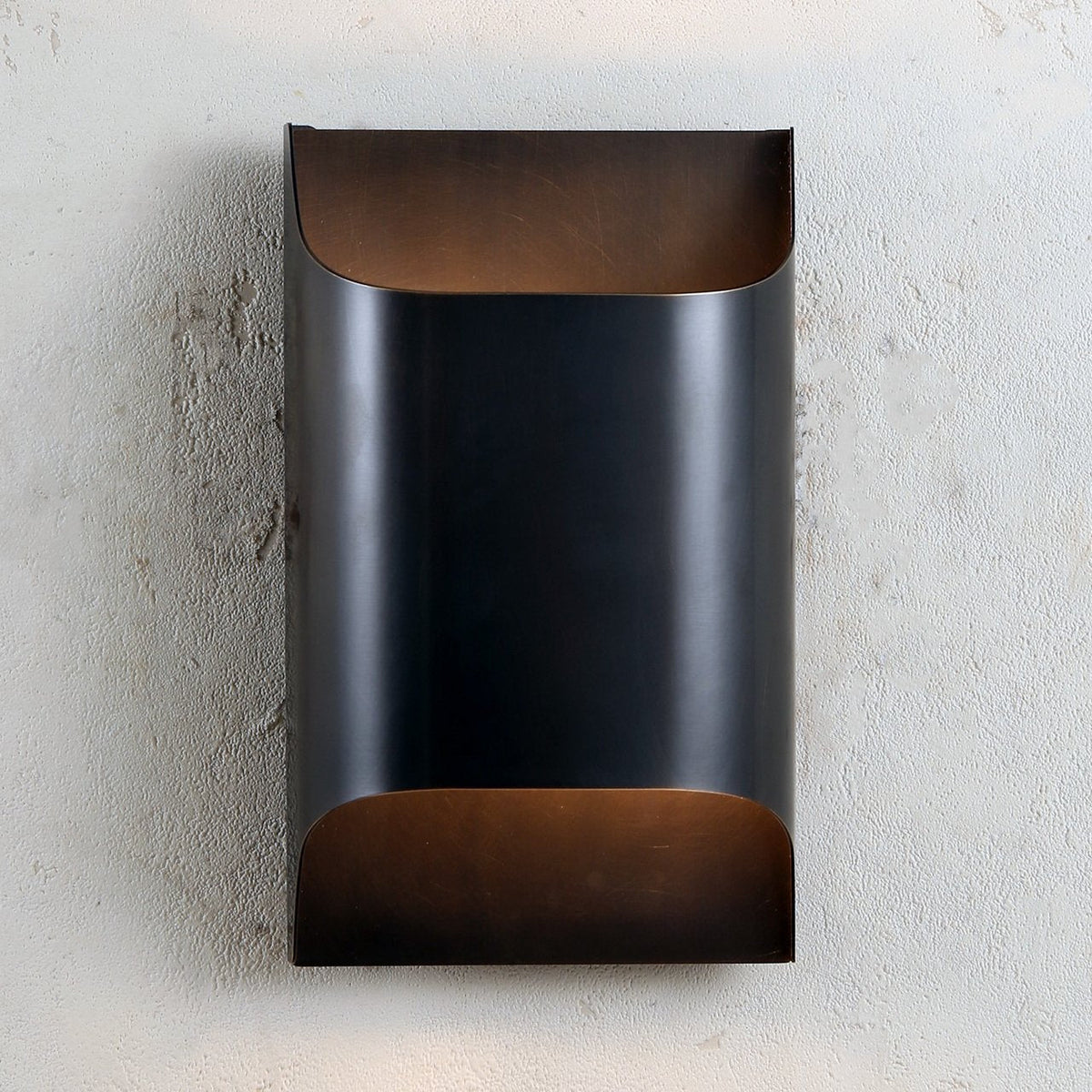 Contemporary Brass Cylinder Wall Light Fixture for Modern Interiors | Thomler