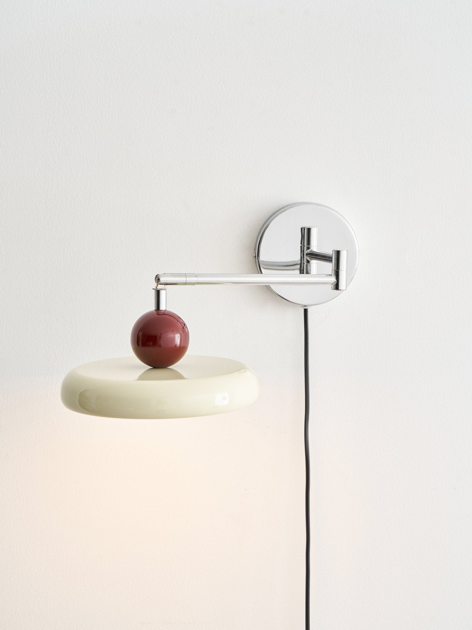 Metal Plug-In Wall Lamp 7.9 in x 4.7 in Warm Glow Indoor Accent Lighting Chrome Green Beige | Thomler