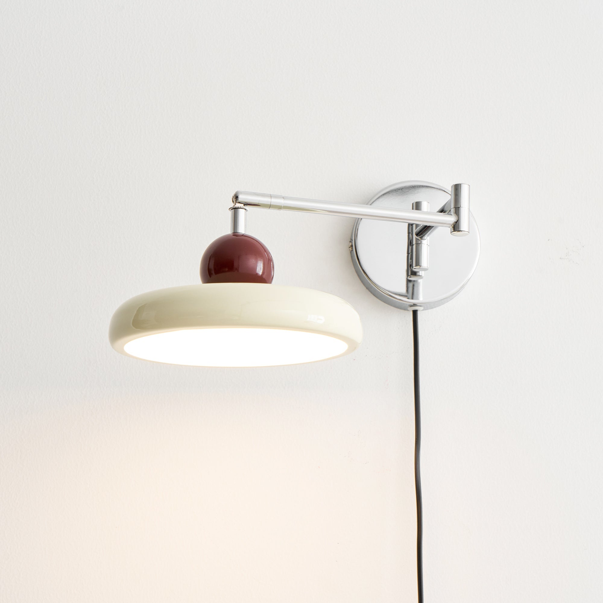 Metal Plug-In Wall Lamp 7.9 in x 4.7 in Warm Glow Indoor Accent Lighting Chrome Green Beige | Thomler