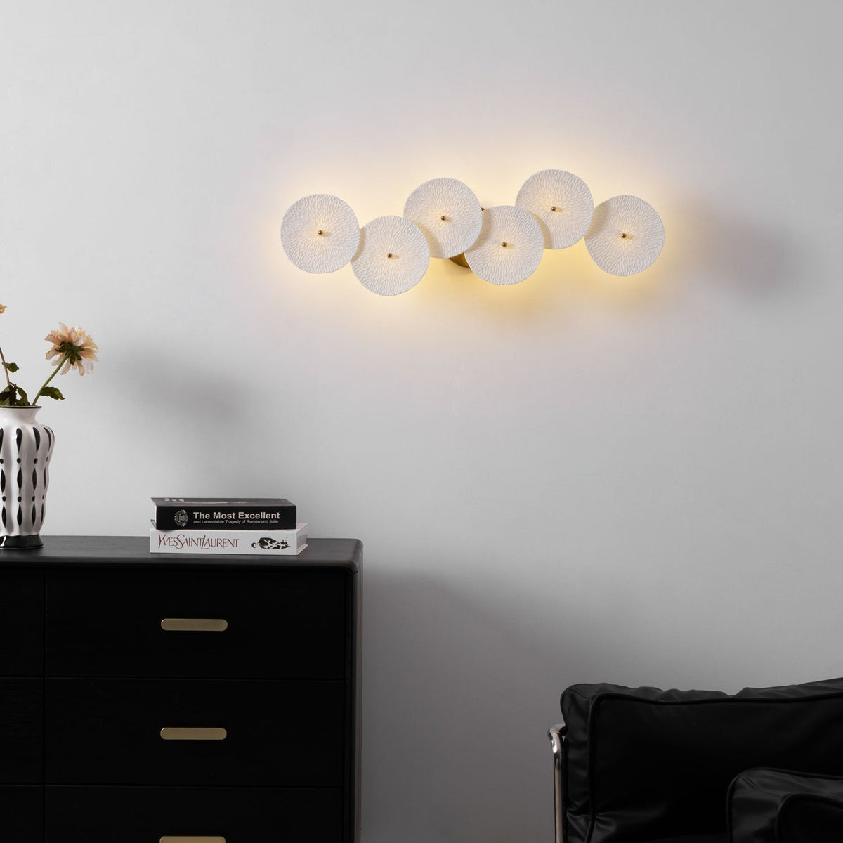 Ceramic Petal Wall Sconce – Floral LED Light with Gold Metal Accents for Hallway, Bedroom & Living Room Decor | Thomler