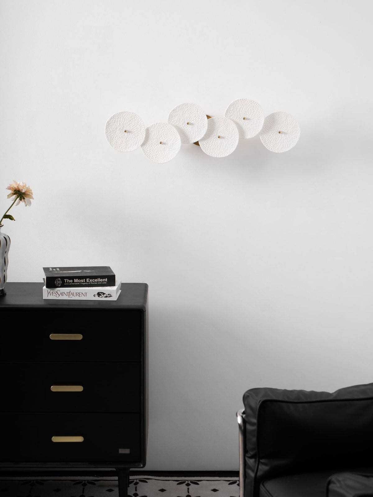 Ceramic Petal Wall Sconce – Floral LED Light with Gold Metal Accents for Hallway, Bedroom & Living Room Decor | Thomler