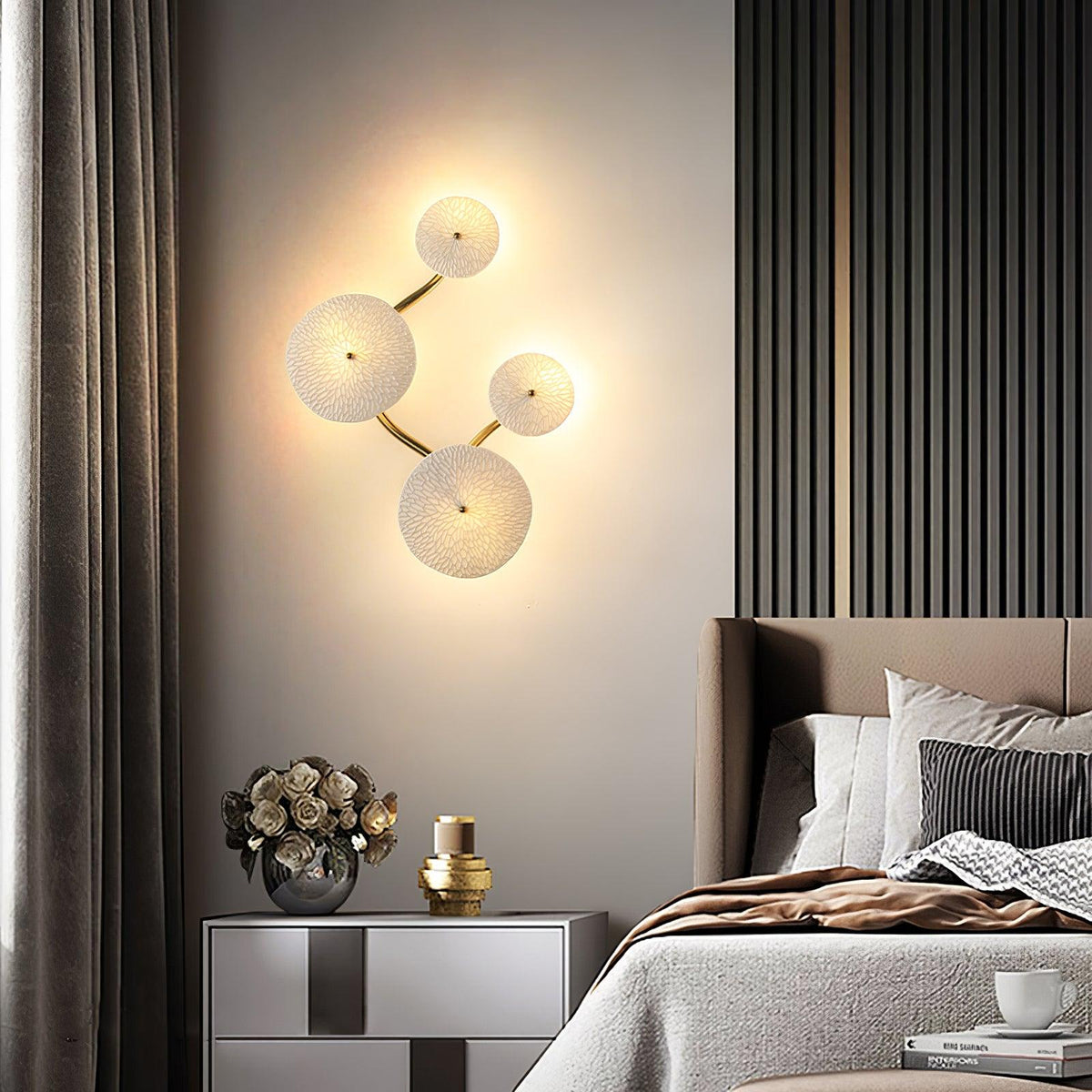 Ceramic Petal Wall Sconce – Floral LED Light with Gold Metal Accents for Hallway, Bedroom & Living Room Decor | Thomler