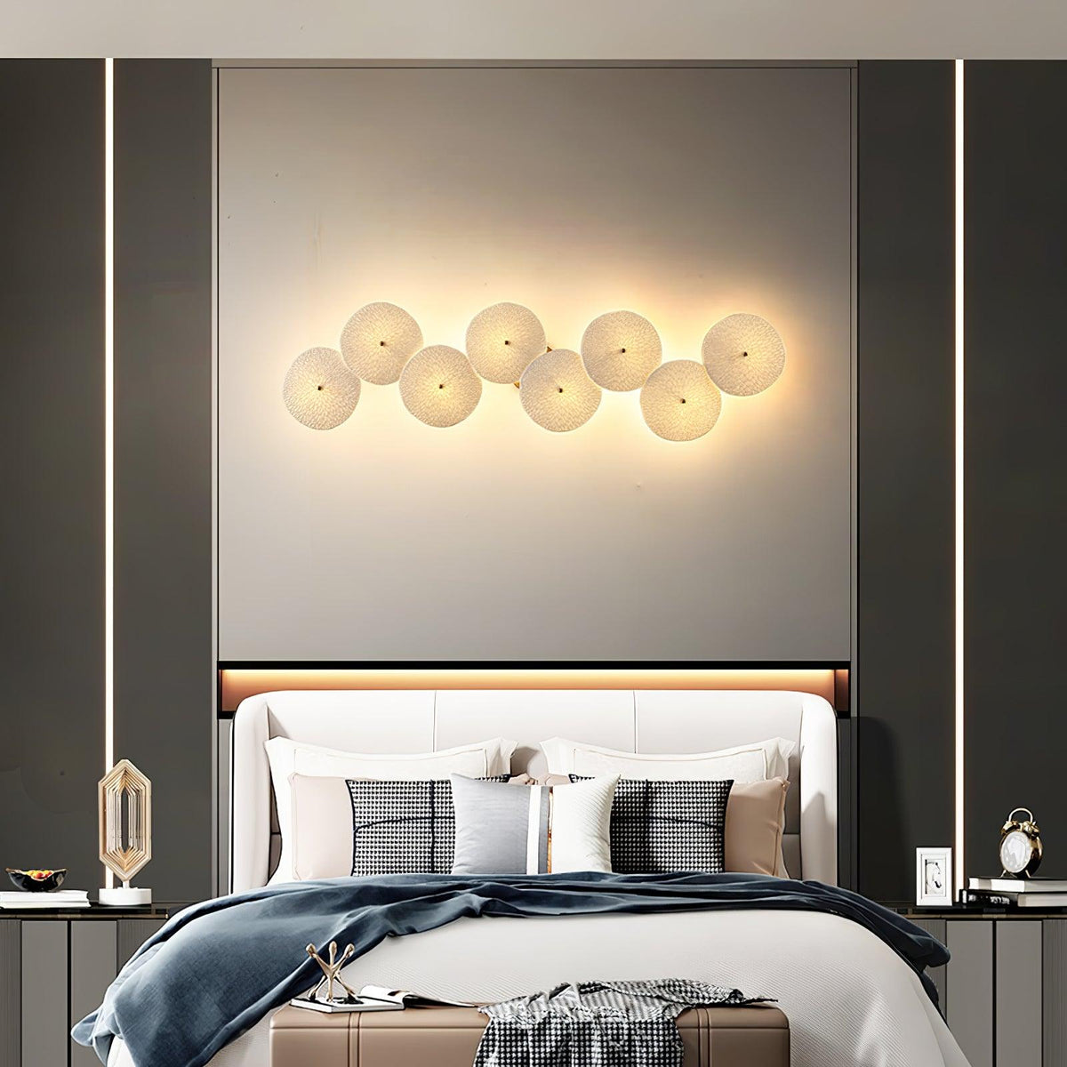 Ceramic Petal Wall Sconce – Floral LED Light with Gold Metal Accents for Hallway, Bedroom & Living Room Decor | Thomler