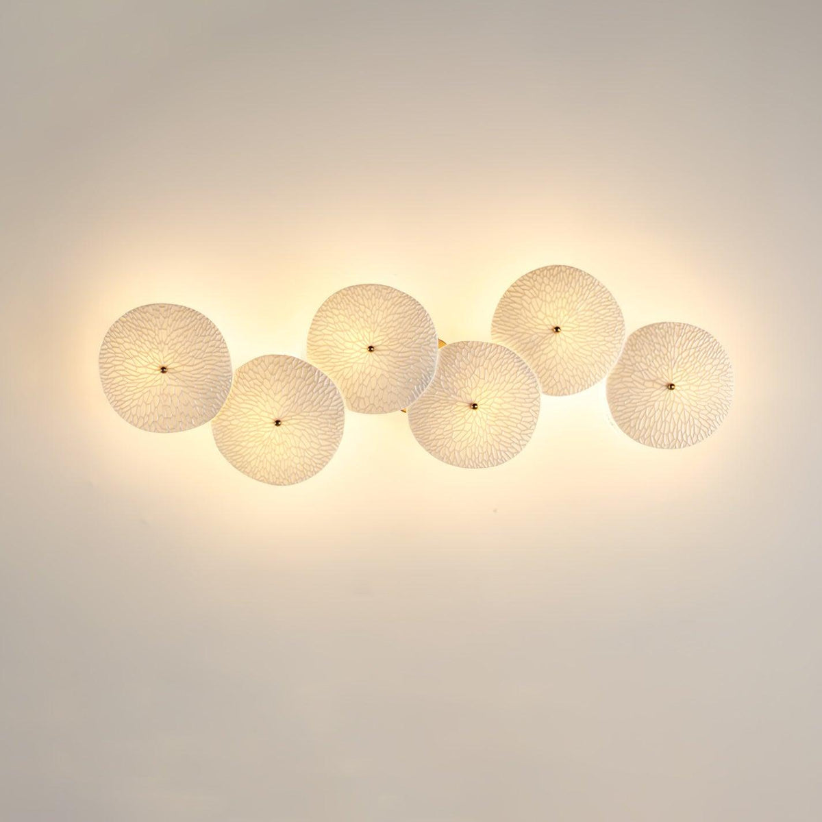 Ceramic Petal Wall Sconce – Floral LED Light with Gold Metal Accents for Hallway, Bedroom & Living Room Decor | Thomler