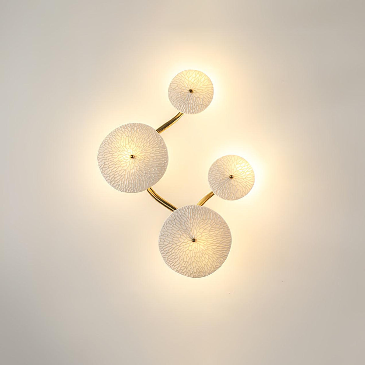 Ceramic Petal Wall Sconce – Floral LED Light with Gold Metal Accents for Hallway, Bedroom & Living Room Decor | Thomler