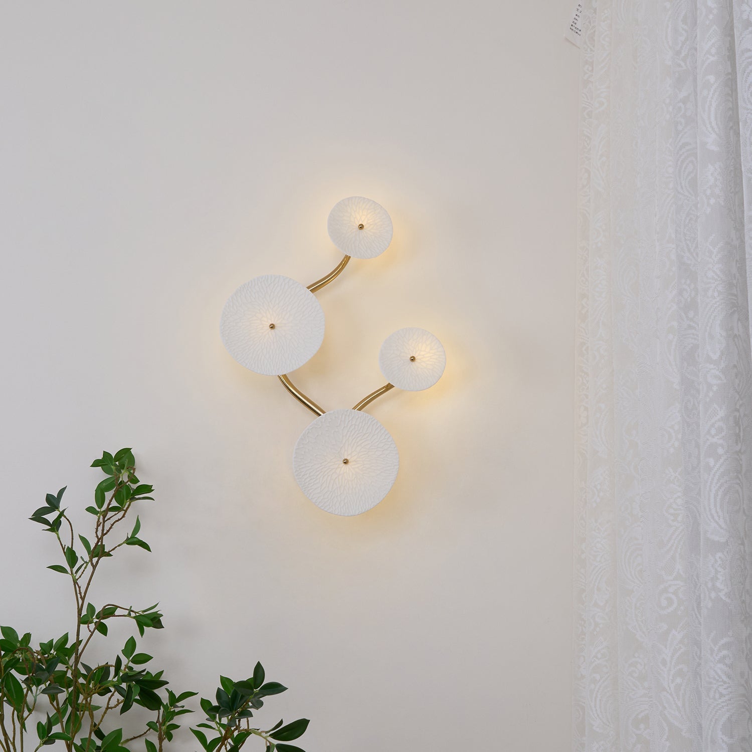 Ceramic Wall Lamp 19.7 in Vertical Lotus Cascade Gold Indoor LED Decorative Lighting | Thomler