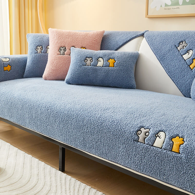 Plush Faux-Sherpa Furniture Throw with Paw Print Detail – Pet-Friendly Sofa & Chair Protection | Thomler