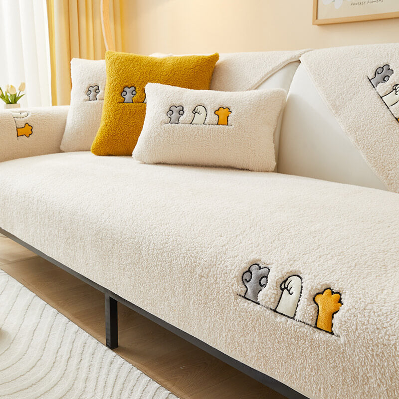 Plush Faux-Sherpa Furniture Throw with Paw Print Detail – Pet-Friendly Sofa & Chair Protection | Thomler