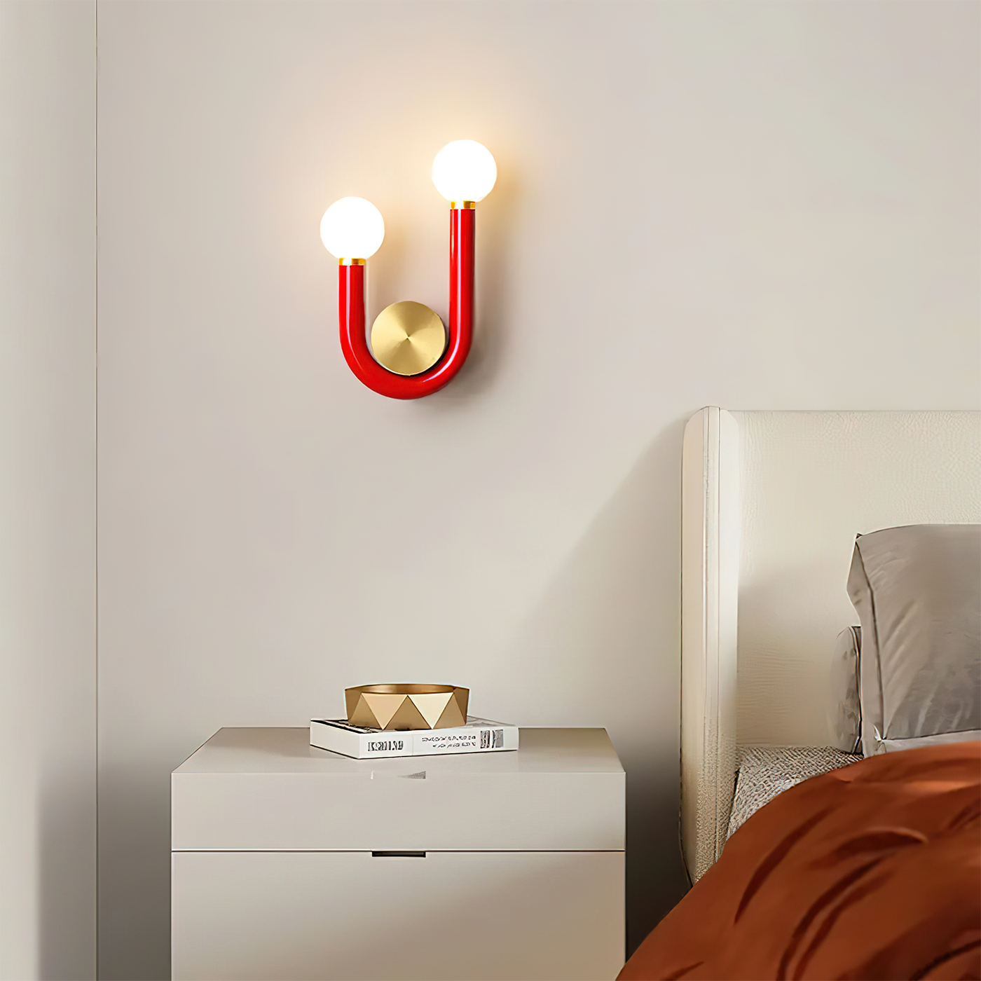 Contemporary Double-Bulb Sconce with Curved Metal Frame – Vibrant Accent Light for Hallways, Bedrooms & Stairs | Thomler