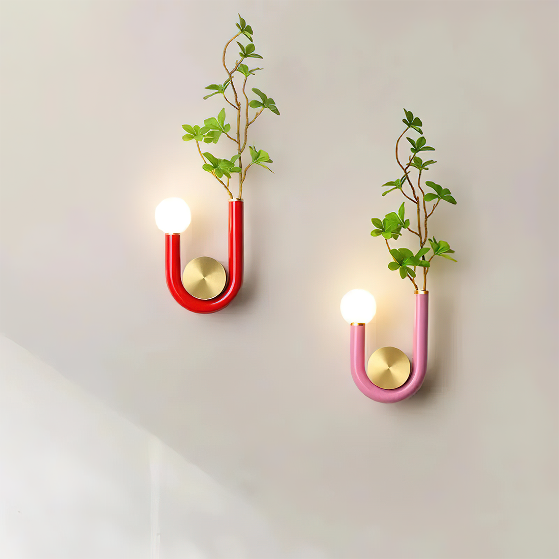Contemporary Double-Bulb Sconce with Curved Metal Frame – Vibrant Accent Light for Hallways, Bedrooms & Stairs | Thomler