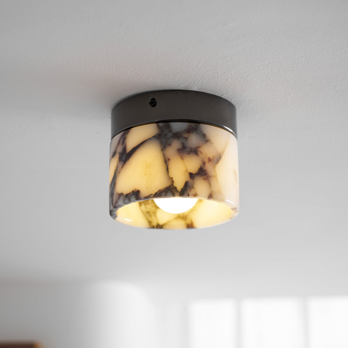 Compact Stone Flush-Mount Light Fixture with Natural Veining – Small Round Pendant for Entryway, Hallway & Bedroom | Thomler