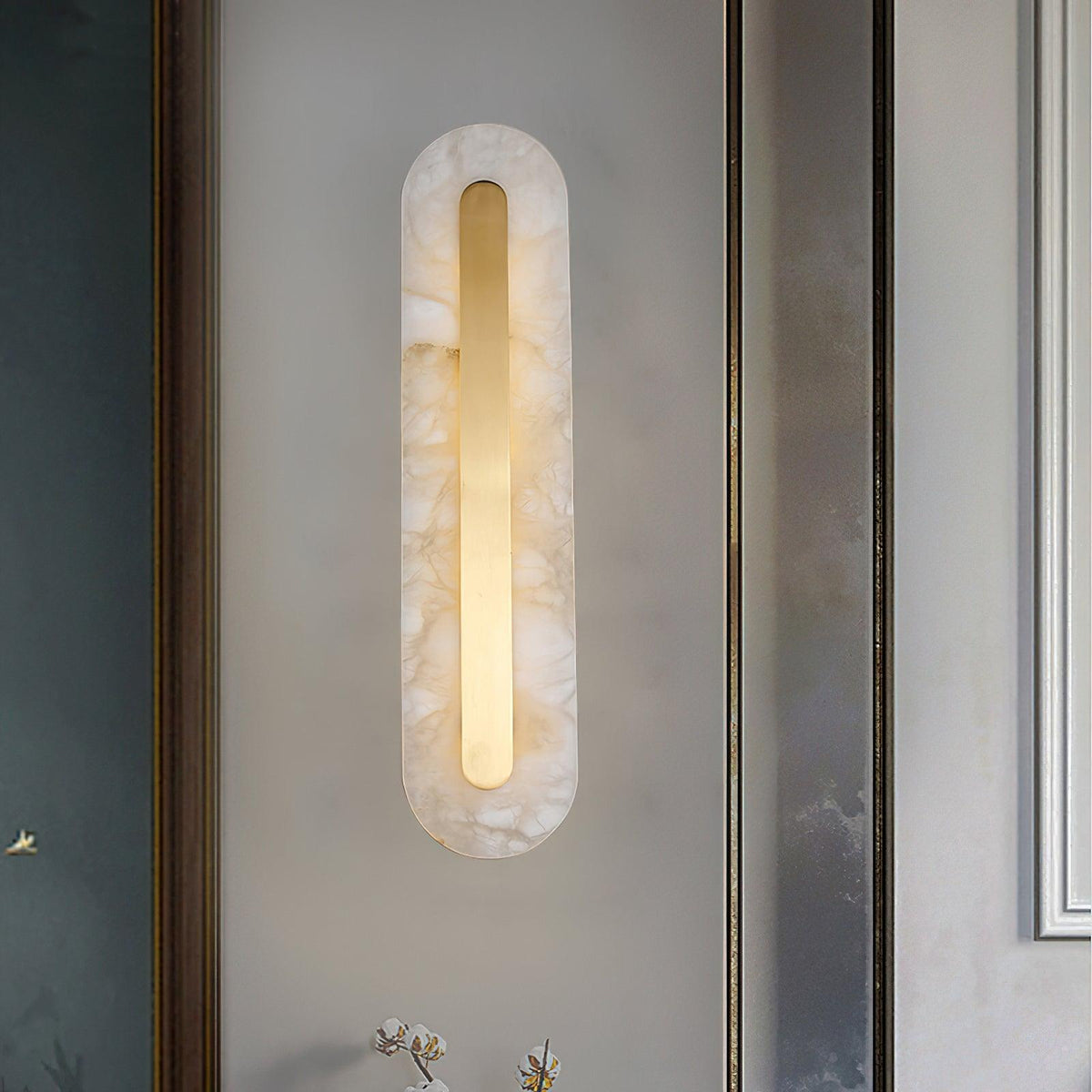 Alabaster Wall Sconce with Brass Accents – Modern LED Fixture for Living Room, Hallway & Bedroom | Thomler